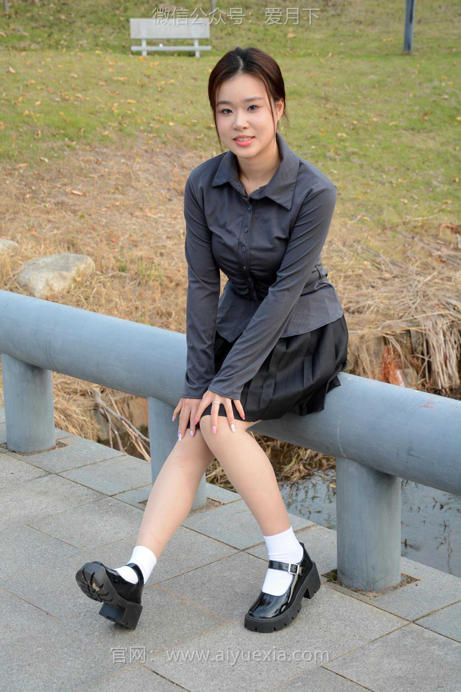 图片[60]-月下摄影 NO.006 茜茜~灰色小JK 这身灰色小JK被我穿出了正装的感觉！[100P] – 速更版-美库