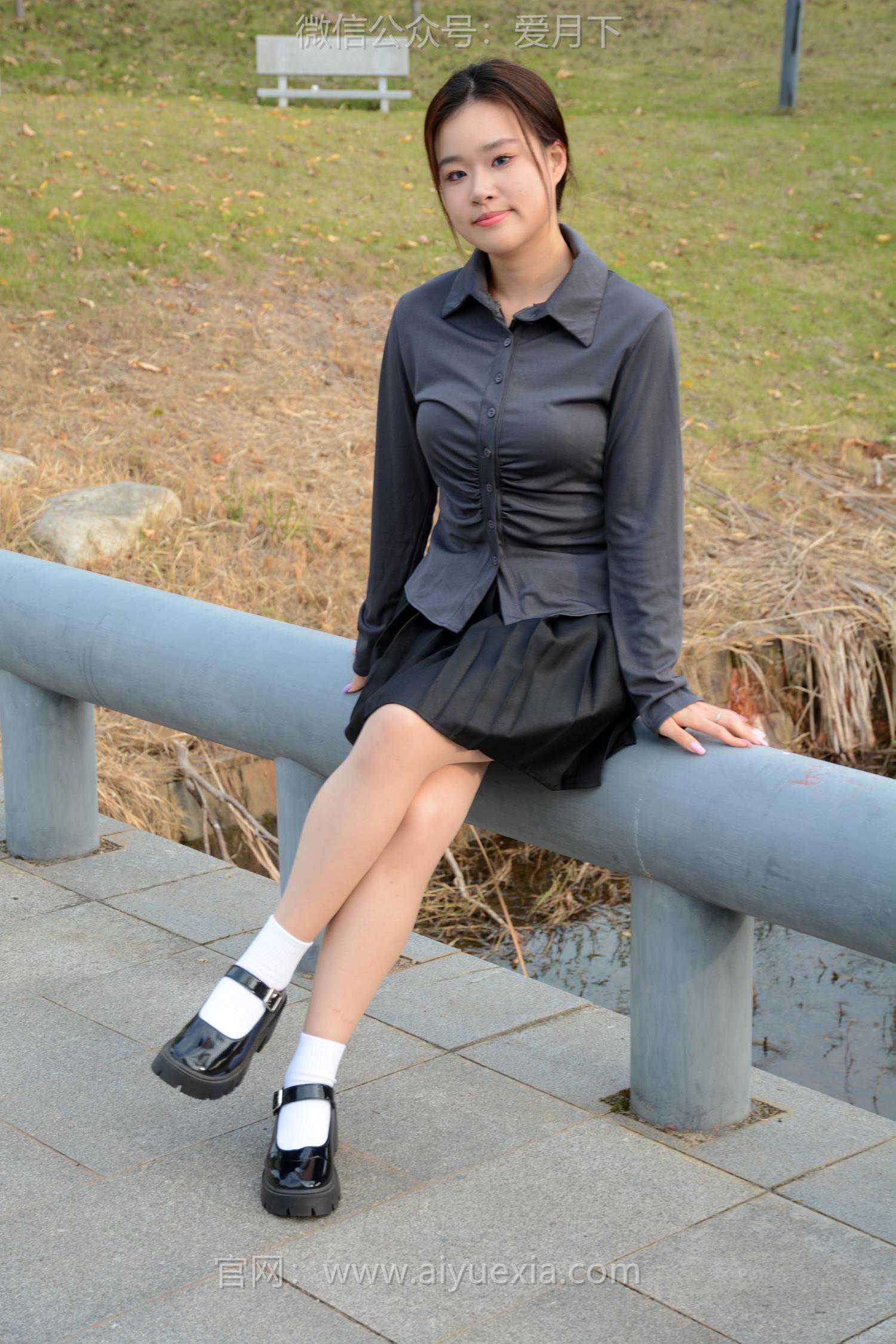 图片[62]-月下摄影 NO.006 茜茜~灰色小JK 这身灰色小JK被我穿出了正装的感觉！[100P] – 速更版-美库