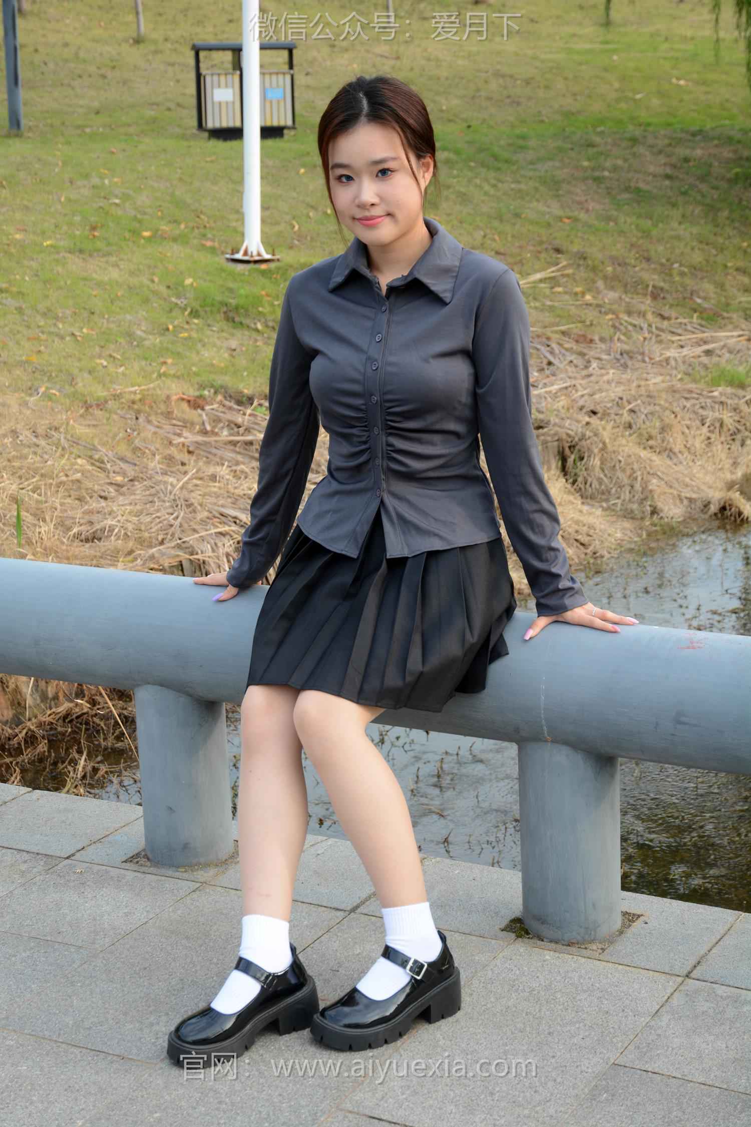 图片[63]-月下摄影 NO.006 茜茜~灰色小JK 这身灰色小JK被我穿出了正装的感觉！[100P] – 速更版-美库