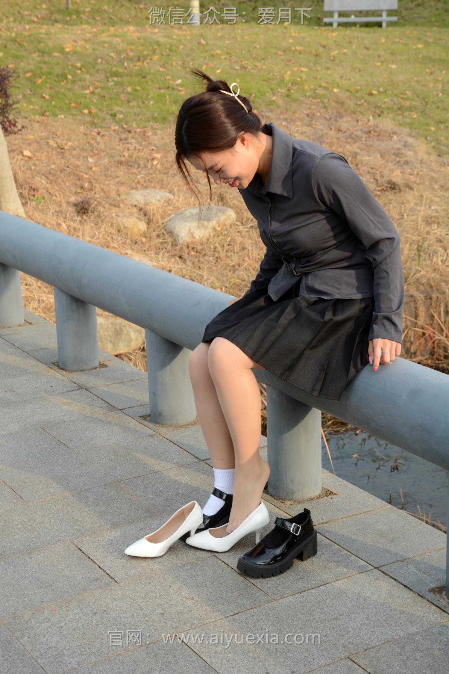 图片[68]-月下摄影 NO.006 茜茜~灰色小JK 这身灰色小JK被我穿出了正装的感觉！[100P] – 速更版-美库