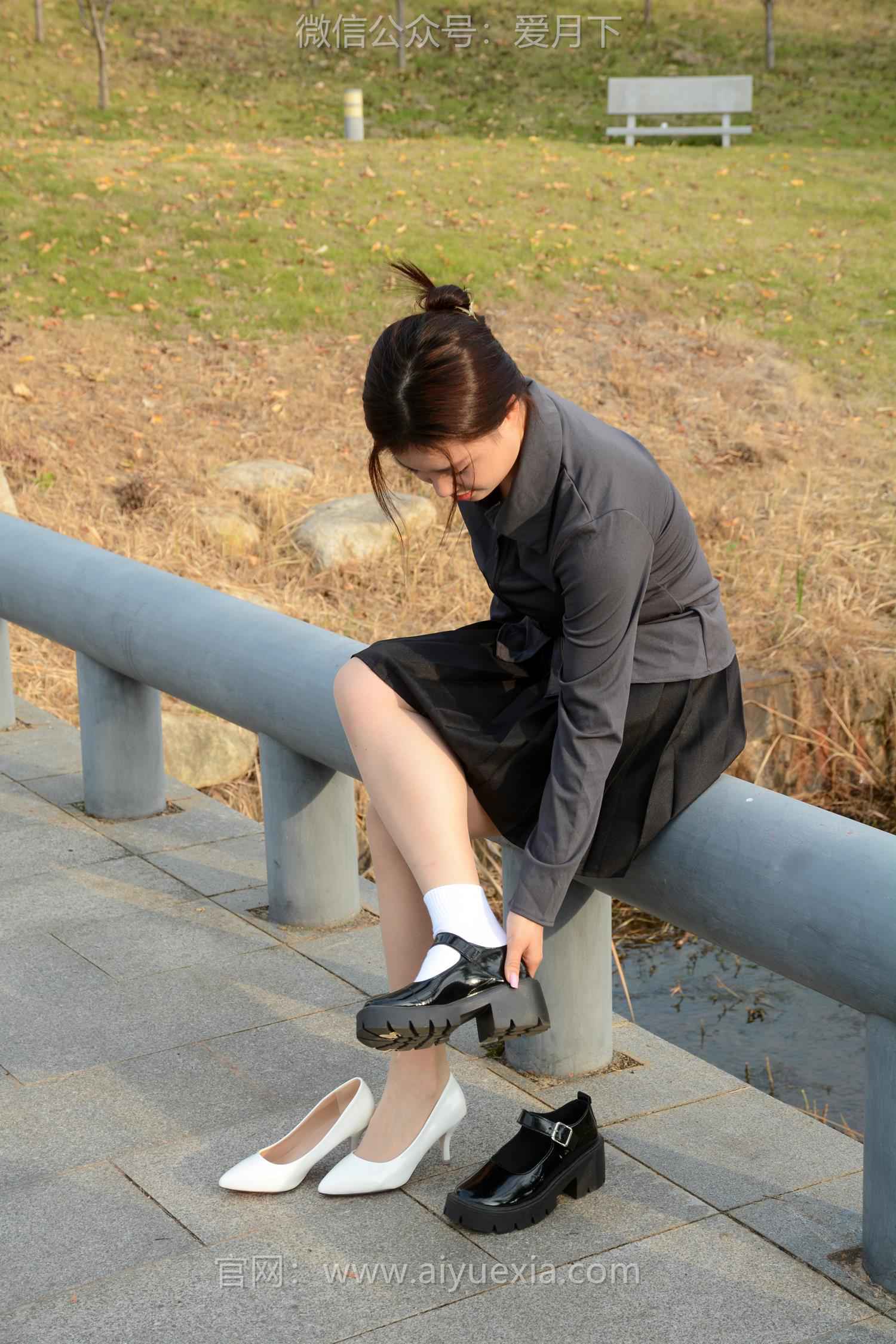 图片[69]-月下摄影 NO.006 茜茜~灰色小JK 这身灰色小JK被我穿出了正装的感觉！[100P] – 速更版-美库