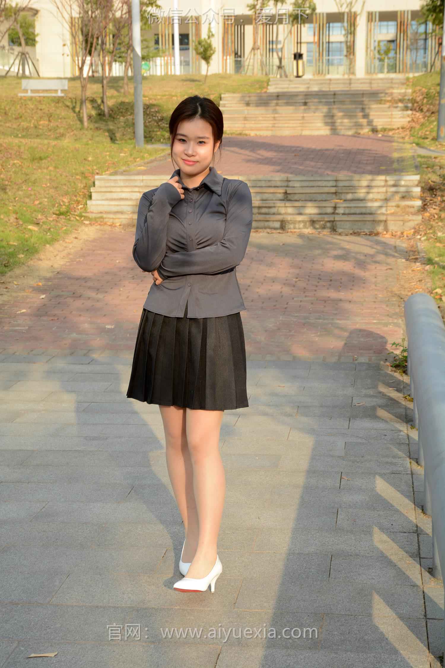 图片[73]-月下摄影 NO.006 茜茜~灰色小JK 这身灰色小JK被我穿出了正装的感觉！[100P] – 速更版-美库