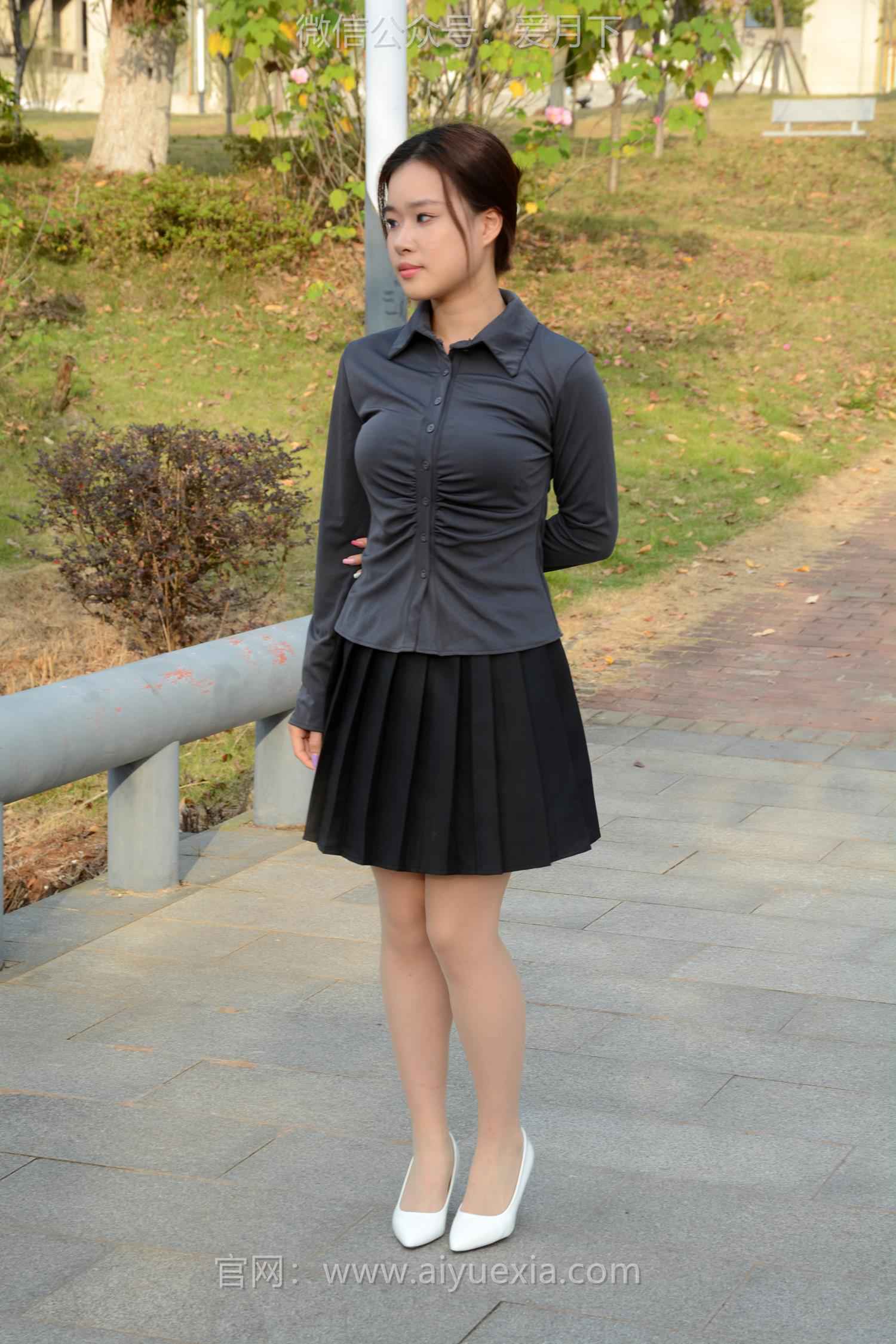 图片[77]-月下摄影 NO.006 茜茜~灰色小JK 这身灰色小JK被我穿出了正装的感觉！[100P] – 速更版-美库