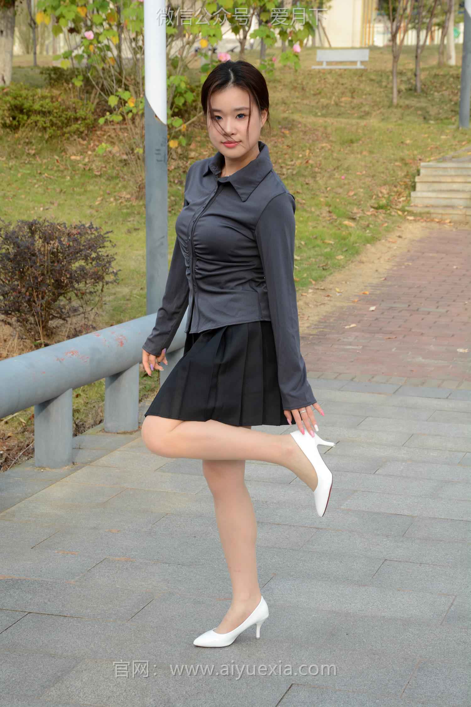 图片[78]-月下摄影 NO.006 茜茜~灰色小JK 这身灰色小JK被我穿出了正装的感觉！[100P] – 速更版-美库