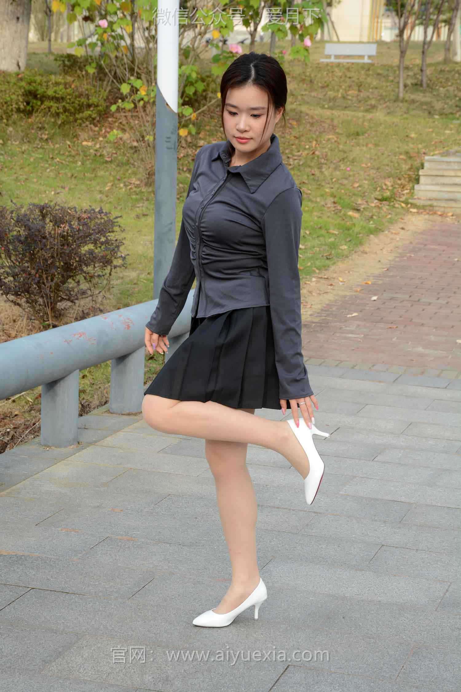 图片[79]-月下摄影 NO.006 茜茜~灰色小JK 这身灰色小JK被我穿出了正装的感觉！[100P] – 速更版-美库