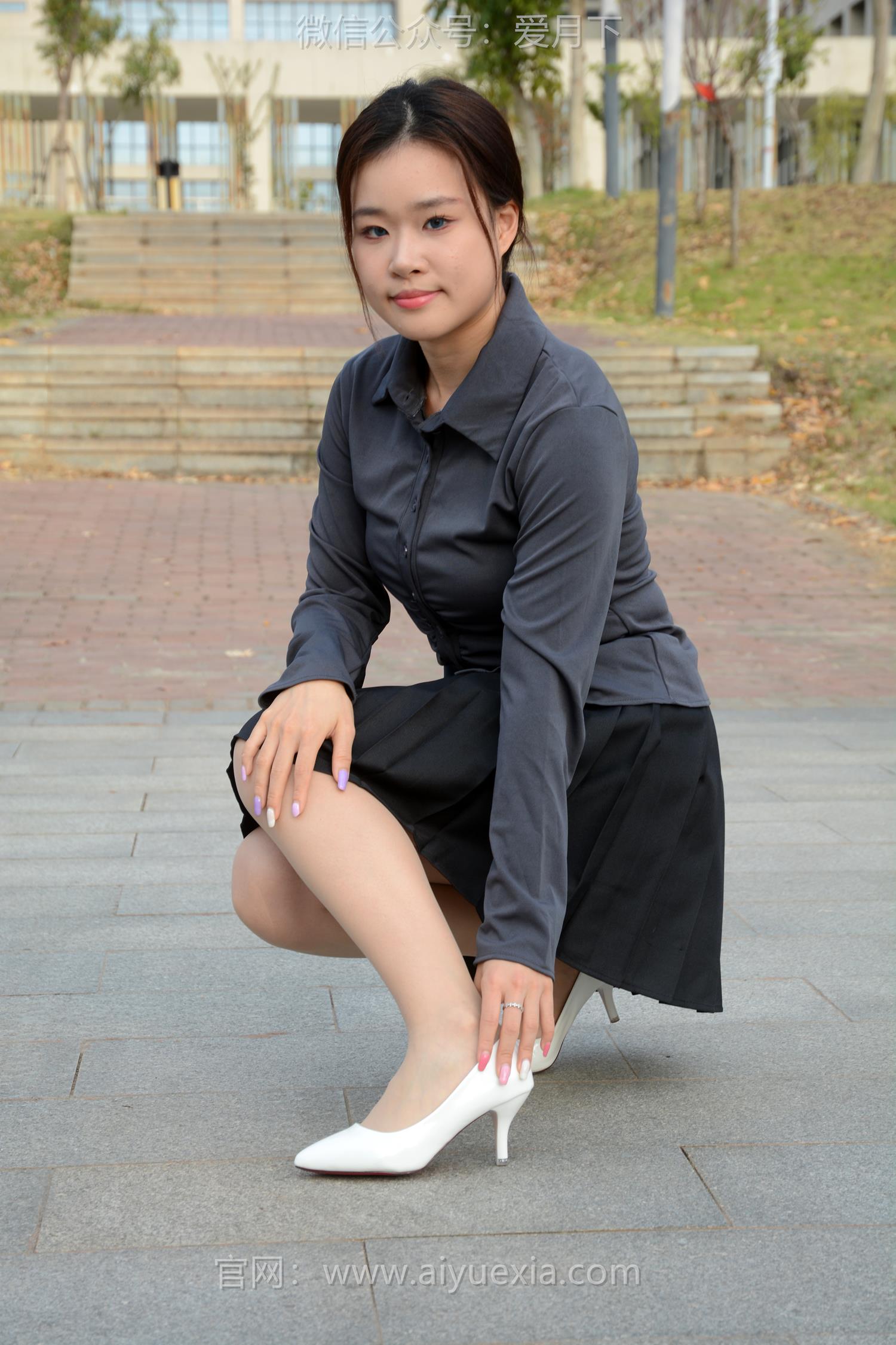 图片[80]-月下摄影 NO.006 茜茜~灰色小JK 这身灰色小JK被我穿出了正装的感觉！[100P] – 速更版-美库