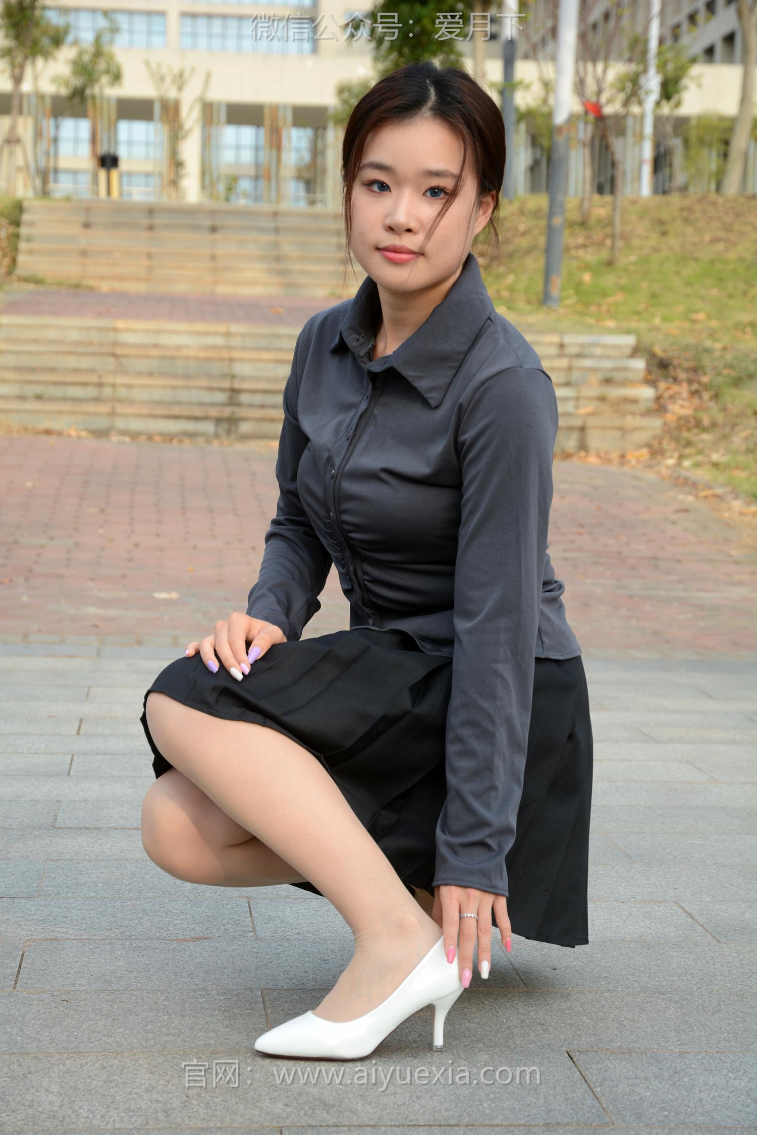 图片[83]-月下摄影 NO.006 茜茜~灰色小JK 这身灰色小JK被我穿出了正装的感觉！[100P] – 速更版-美库