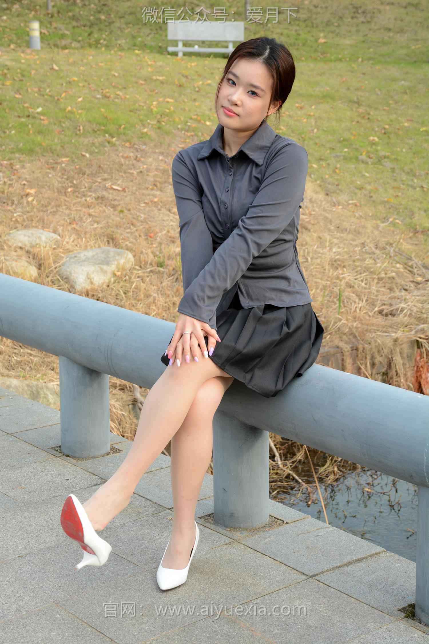 图片[88]-月下摄影 NO.006 茜茜~灰色小JK 这身灰色小JK被我穿出了正装的感觉！[100P] – 速更版-美库