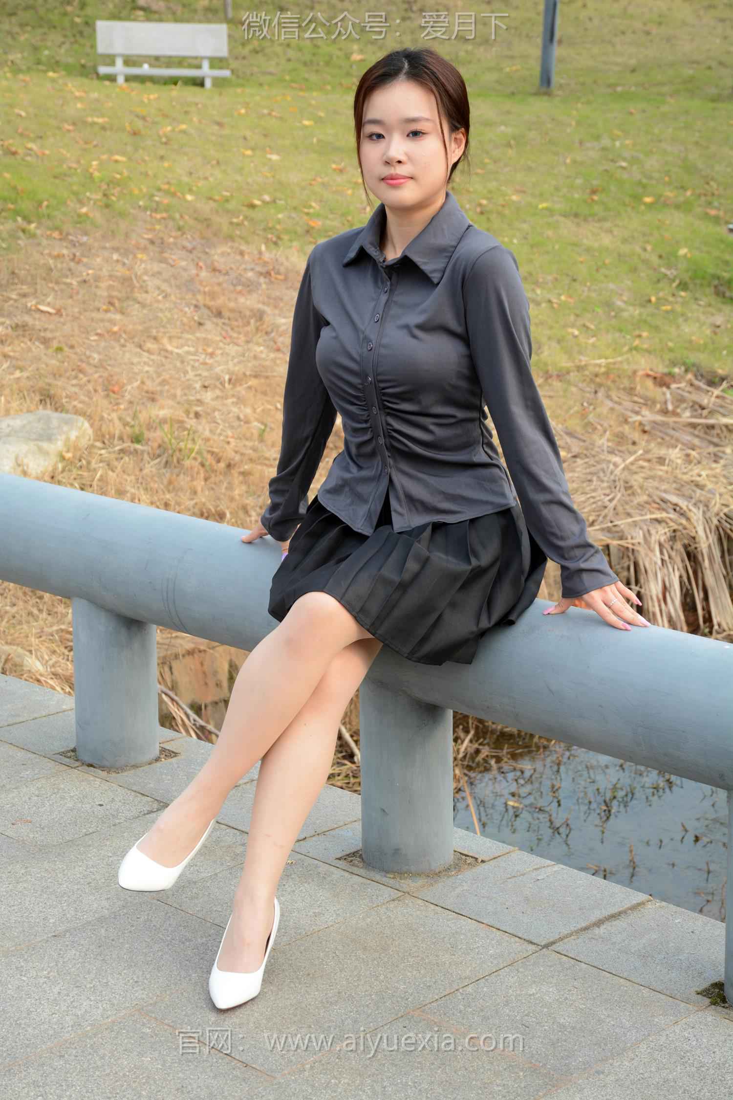 图片[91]-月下摄影 NO.006 茜茜~灰色小JK 这身灰色小JK被我穿出了正装的感觉！[100P] – 速更版-美库