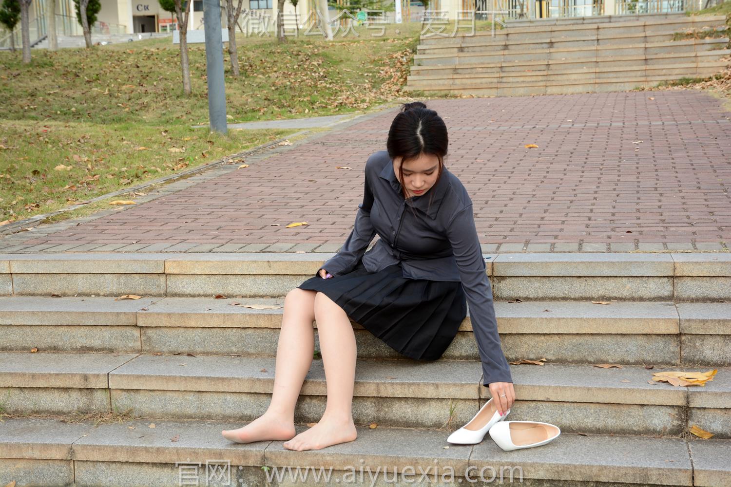 图片[93]-月下摄影 NO.006 茜茜~灰色小JK 这身灰色小JK被我穿出了正装的感觉！[100P] – 速更版-美库