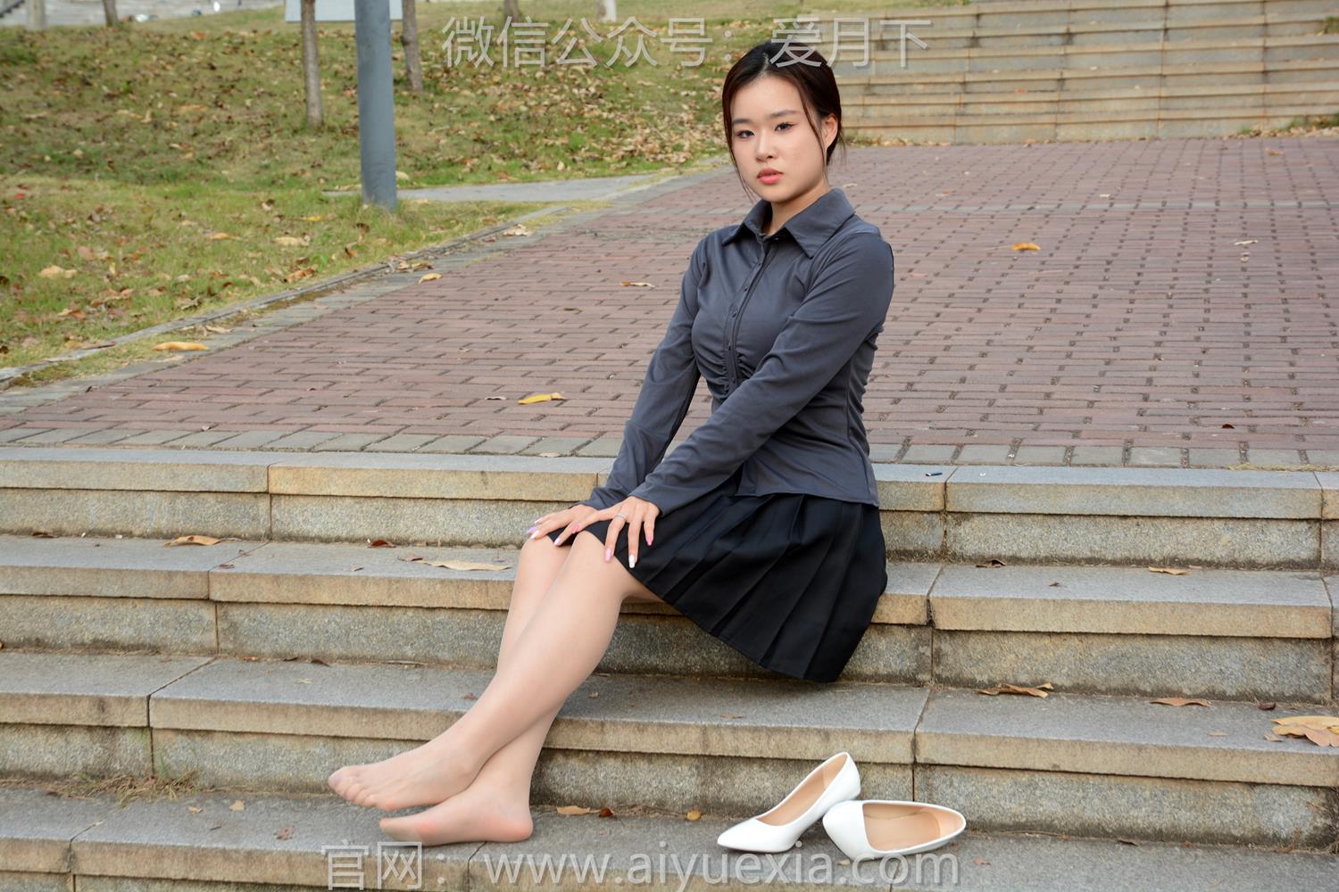 图片[94]-月下摄影 NO.006 茜茜~灰色小JK 这身灰色小JK被我穿出了正装的感觉！[100P] – 速更版-美库