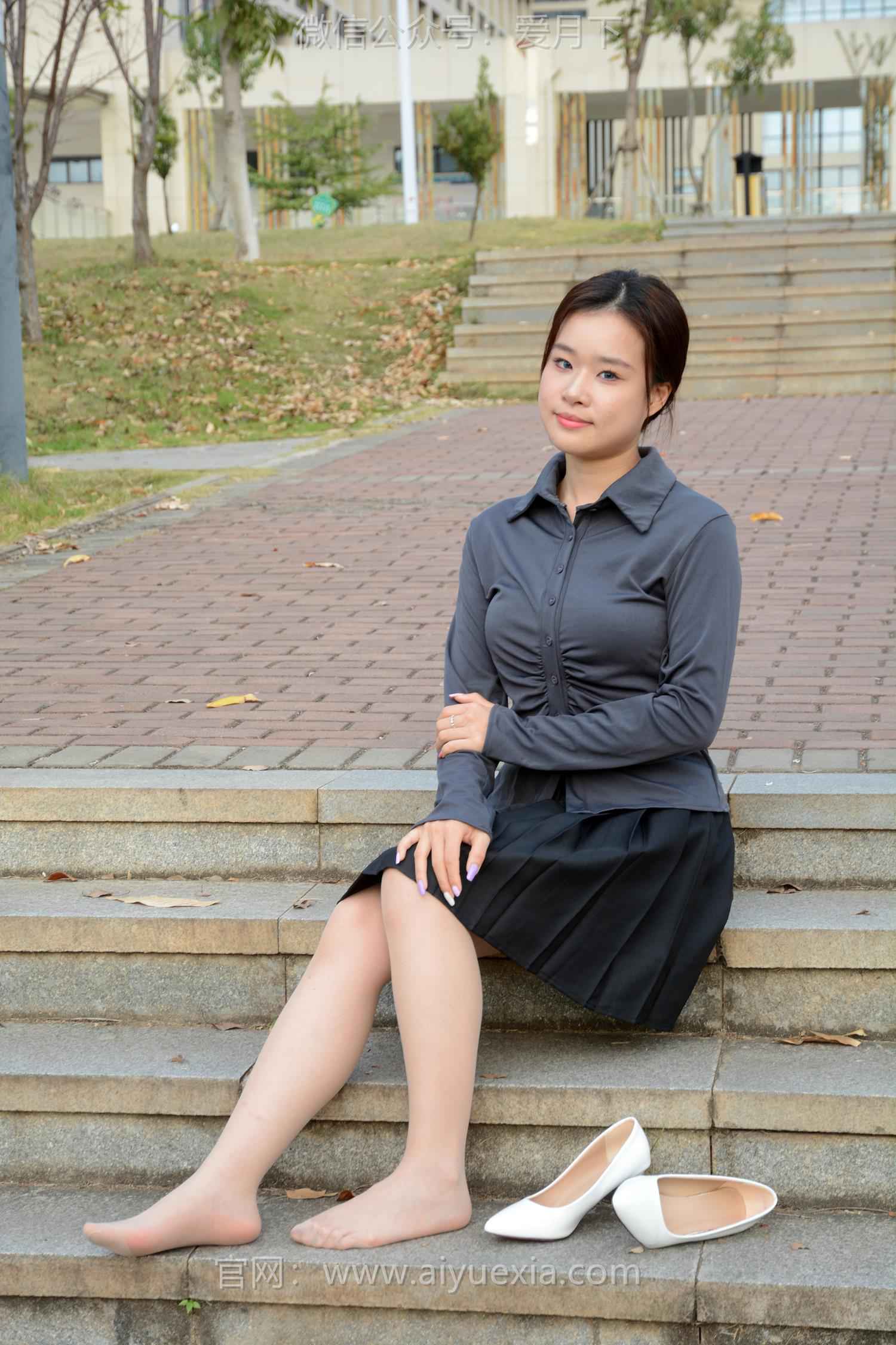 图片[97]-月下摄影 NO.006 茜茜~灰色小JK 这身灰色小JK被我穿出了正装的感觉！[100P] – 速更版-美库