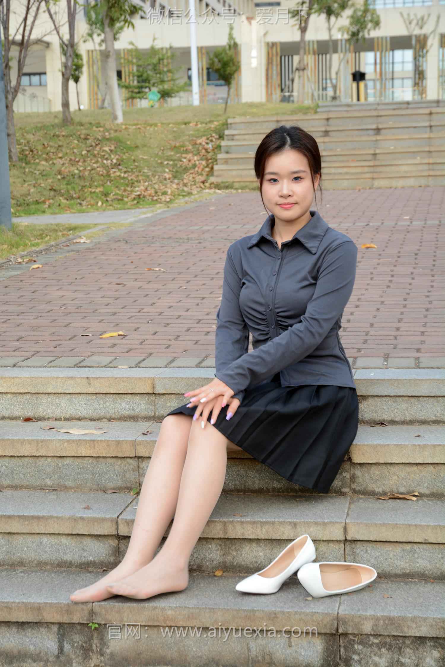 图片[98]-月下摄影 NO.006 茜茜~灰色小JK 这身灰色小JK被我穿出了正装的感觉！[100P] – 速更版-美库