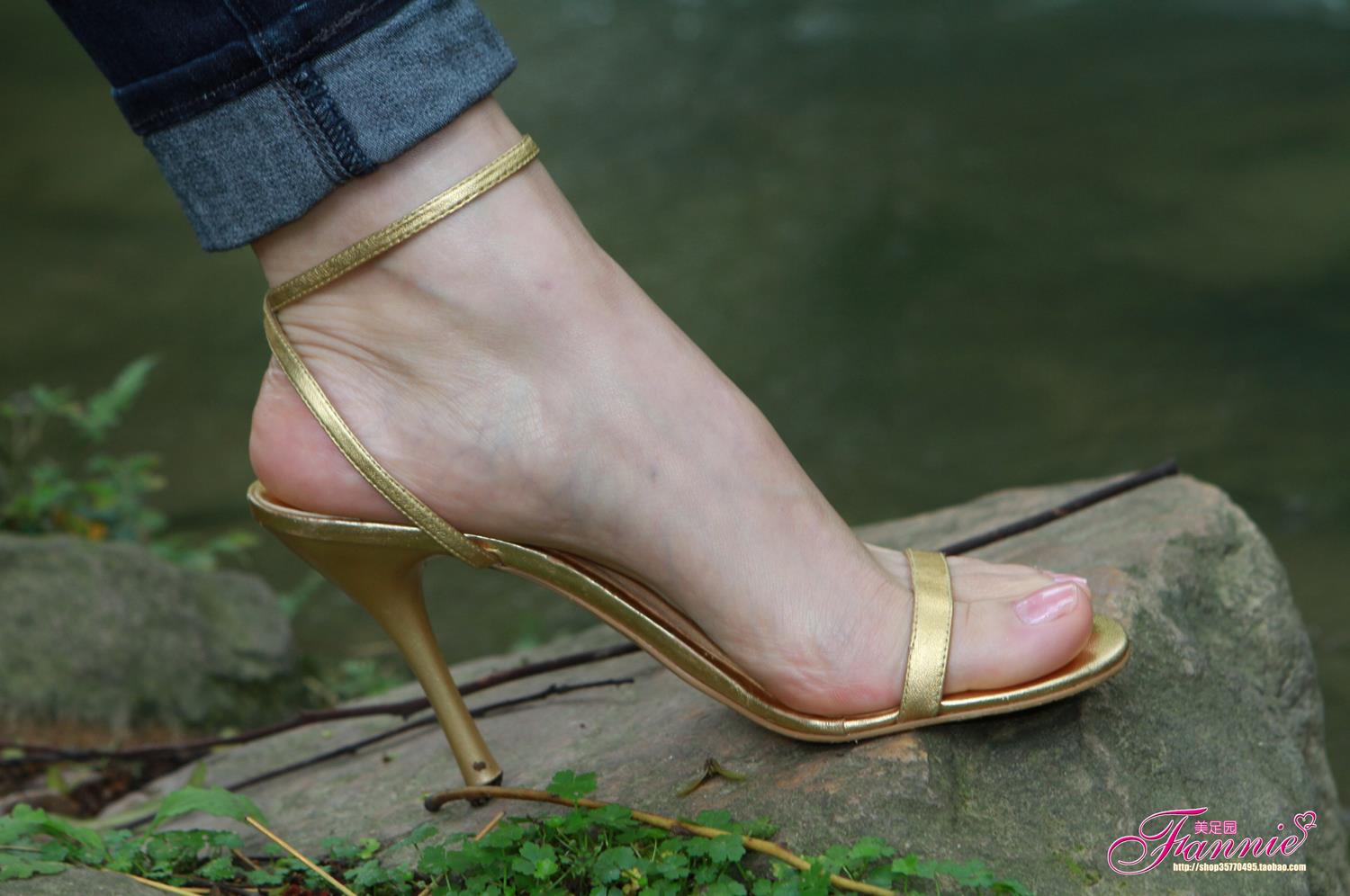 图片[33]-Fannie芬妮每足园 No.593 在水一方5[45P] – 速更版-美库