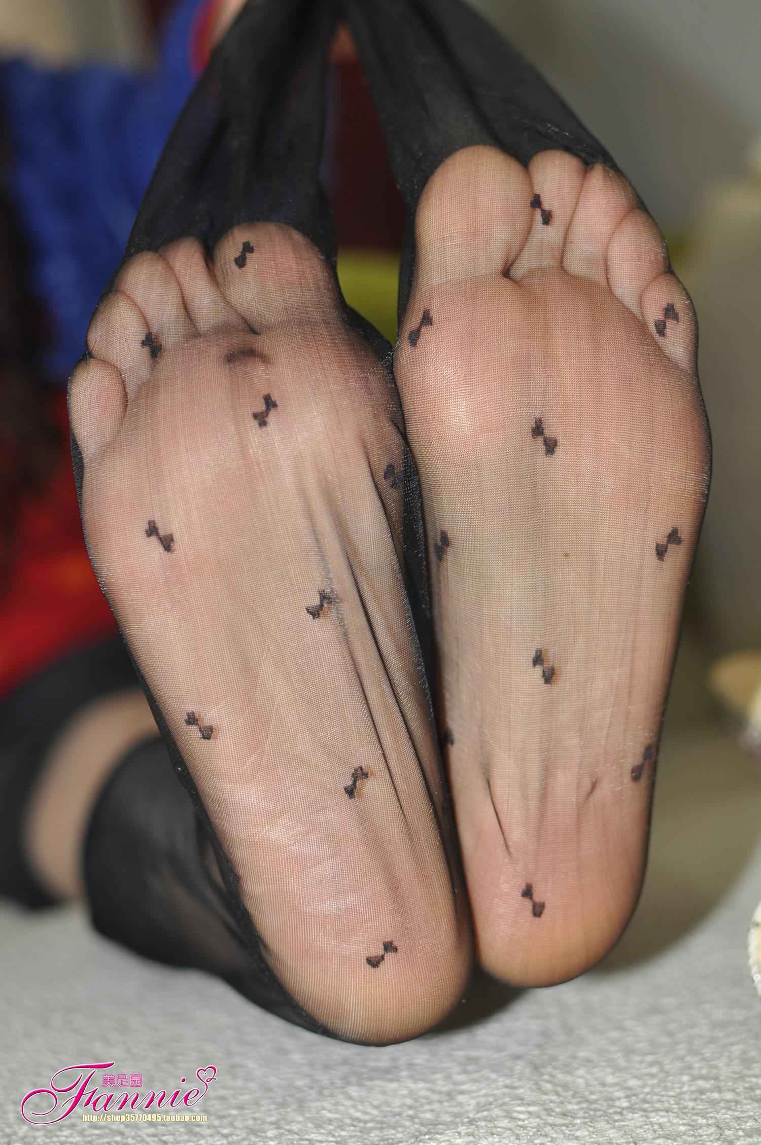 图片[43]-Fannie芬妮每足园 No.596 早春二月 纯黑丝凉拖[85P] – 速更版-美库