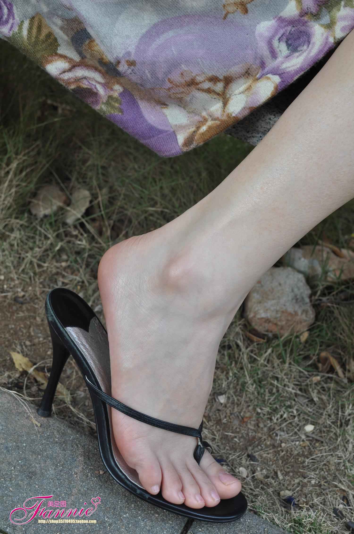 图片[22]-Fannie芬妮每足园 No.597 早春二月 黑色凉拖[70P] – 速更版-美库