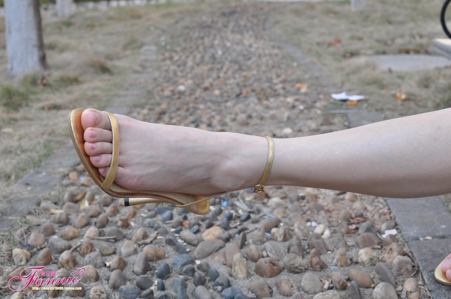 图片[19]-Fannie芬妮每足园 No.599 早春二月 金色高跟[62P] – 速更版-美库