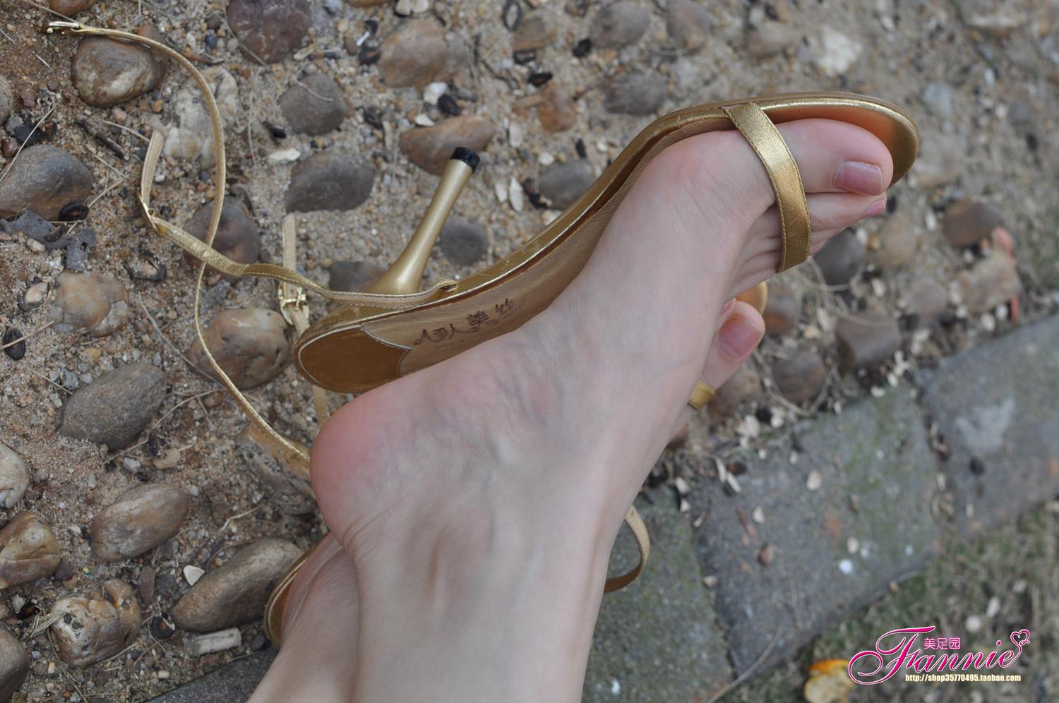 图片[34]-Fannie芬妮每足园 No.599 早春二月 金色高跟[62P] – 速更版-美库