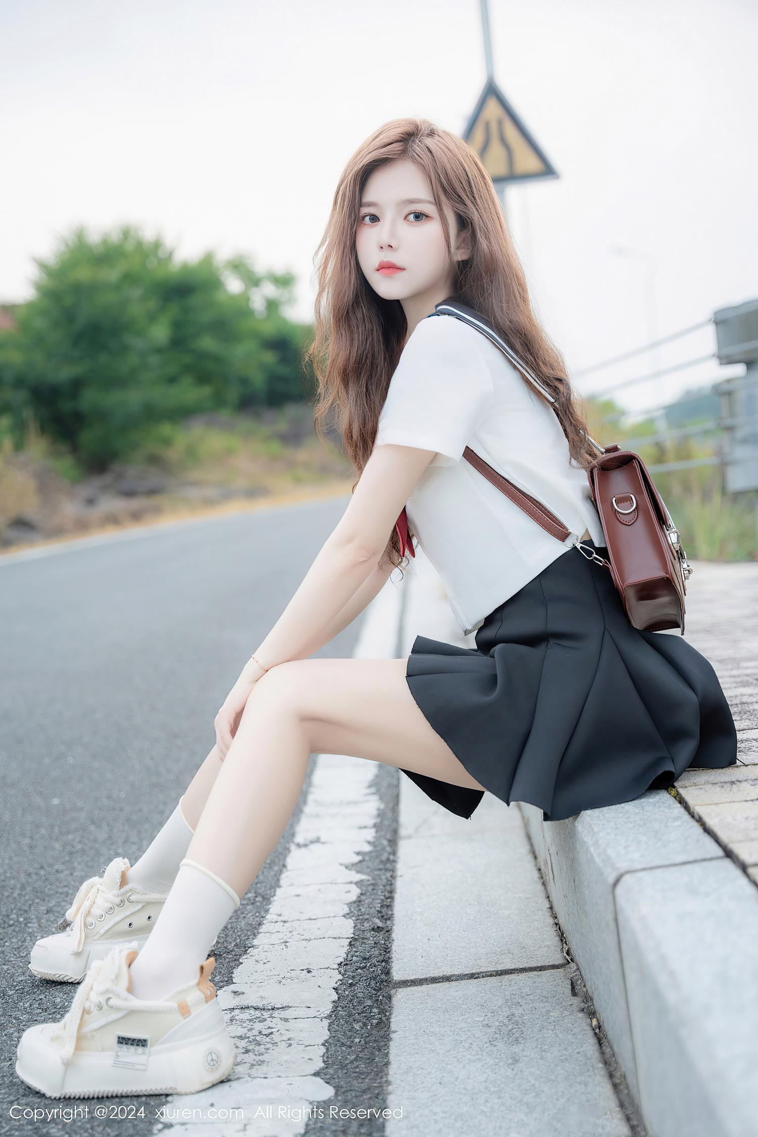 图片[44]-[Xiuren秀人网]2024.08.01 NO.8948 拍黄瓜girl[52+1P] – 速更版-美库