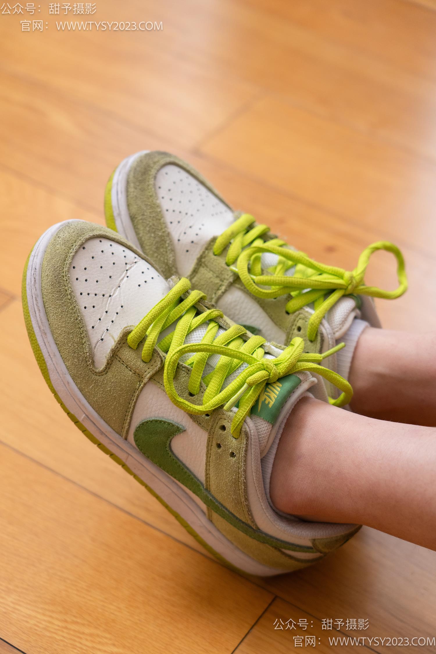 图片[14]-甜予摄影 NO.041 思思-板鞋、白棉袜、裸足[129P] – 速更版-美库