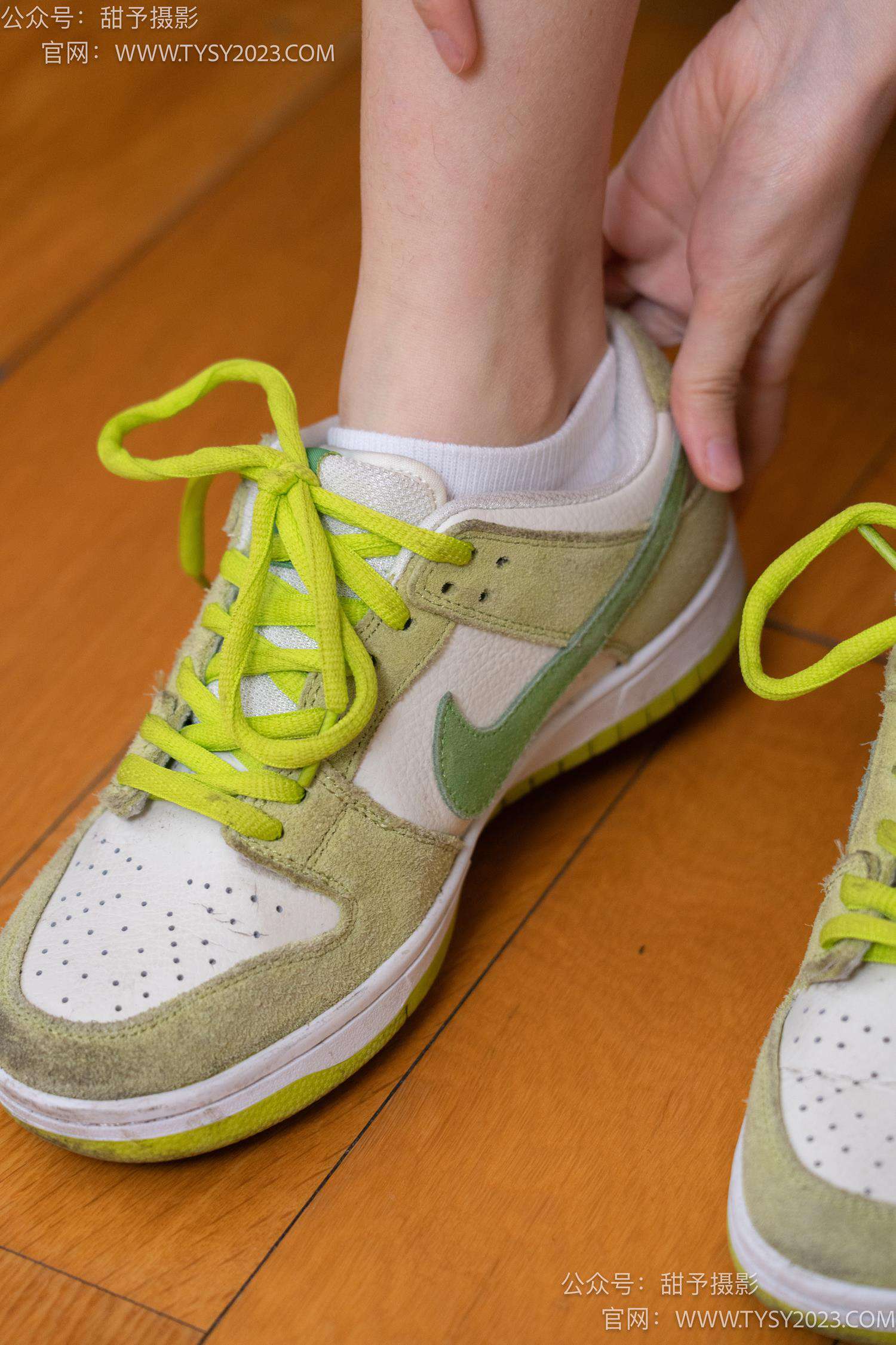 图片[41]-甜予摄影 NO.041 思思-板鞋、白棉袜、裸足[129P] – 速更版-美库