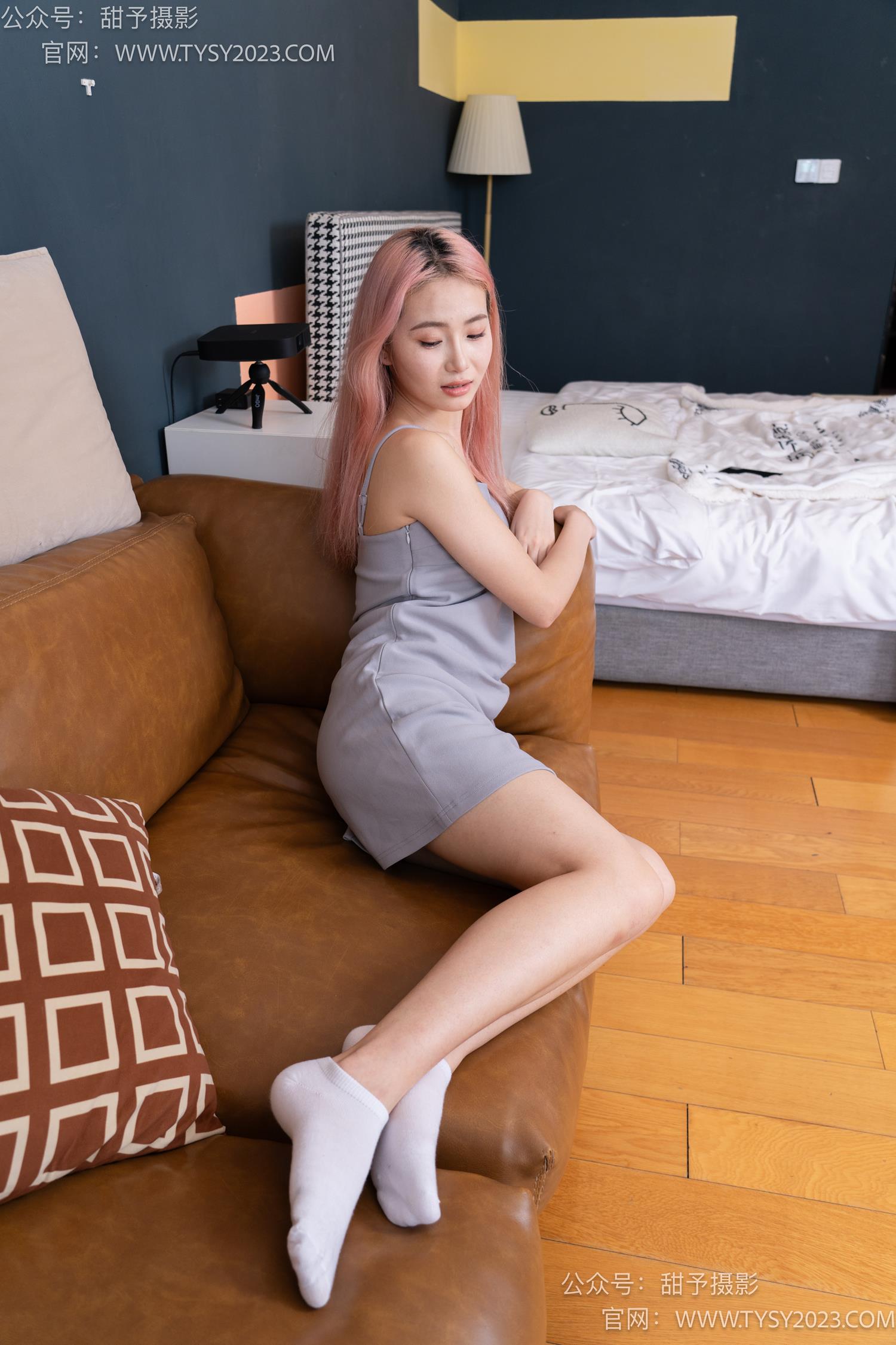 图片[52]-甜予摄影 NO.041 思思-板鞋、白棉袜、裸足[129P] – 速更版-美库
