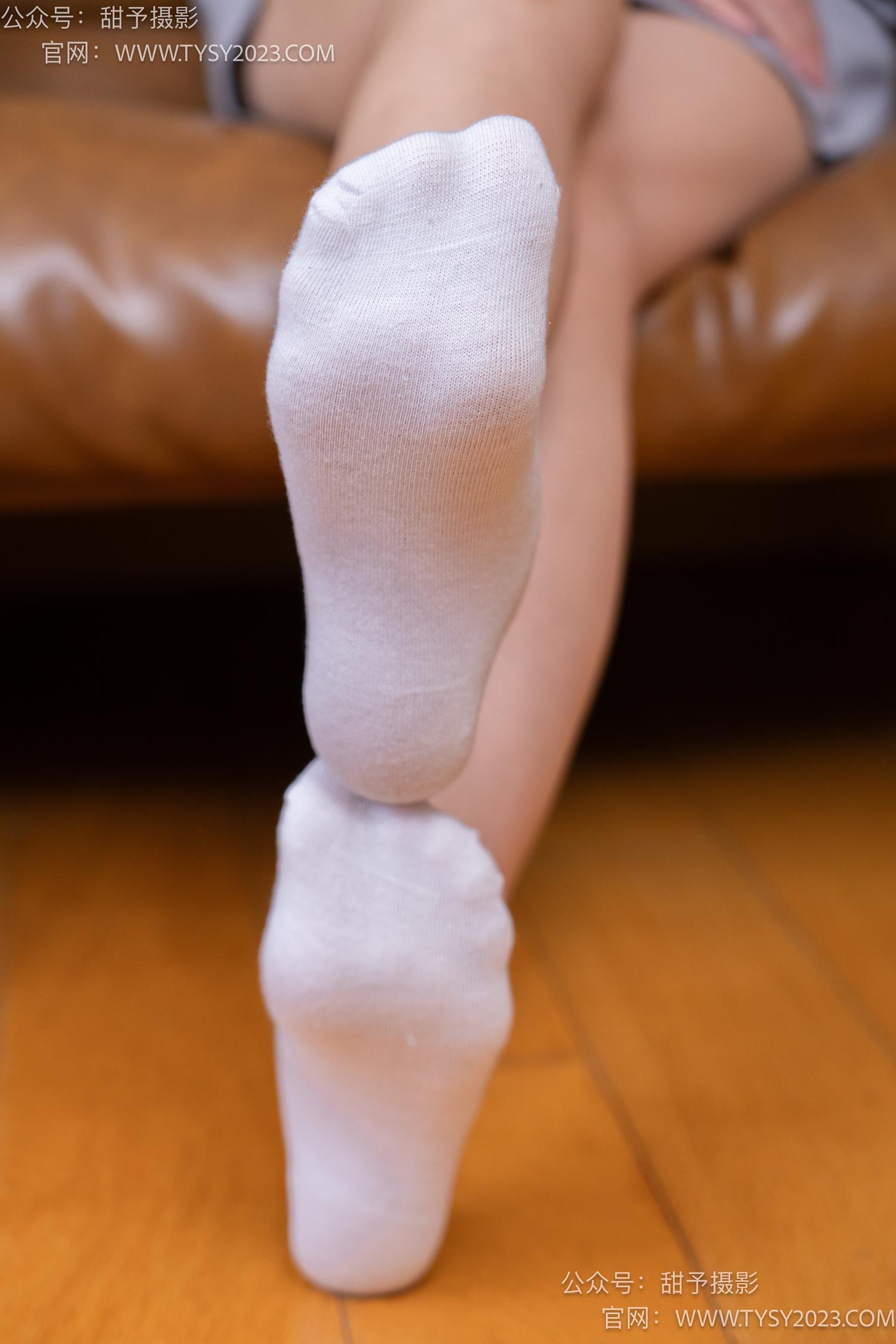 图片[65]-甜予摄影 NO.041 思思-板鞋、白棉袜、裸足[129P] – 速更版-美库