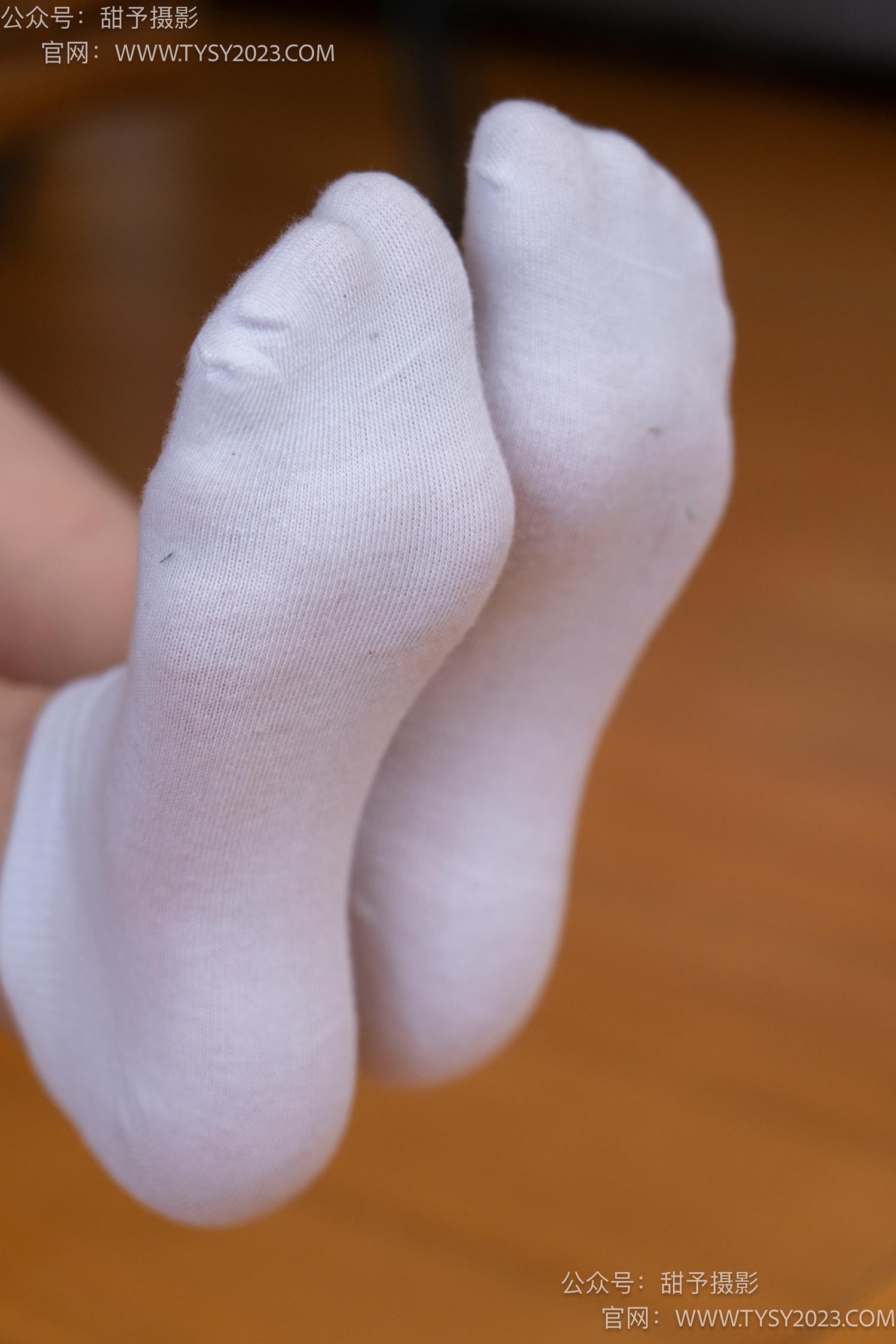 图片[70]-甜予摄影 NO.041 思思-板鞋、白棉袜、裸足[129P] – 速更版-美库