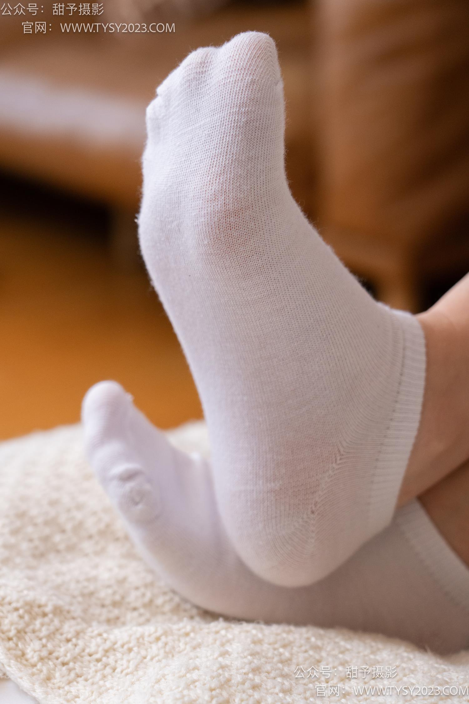 图片[85]-甜予摄影 NO.041 思思-板鞋、白棉袜、裸足[129P] – 速更版-美库