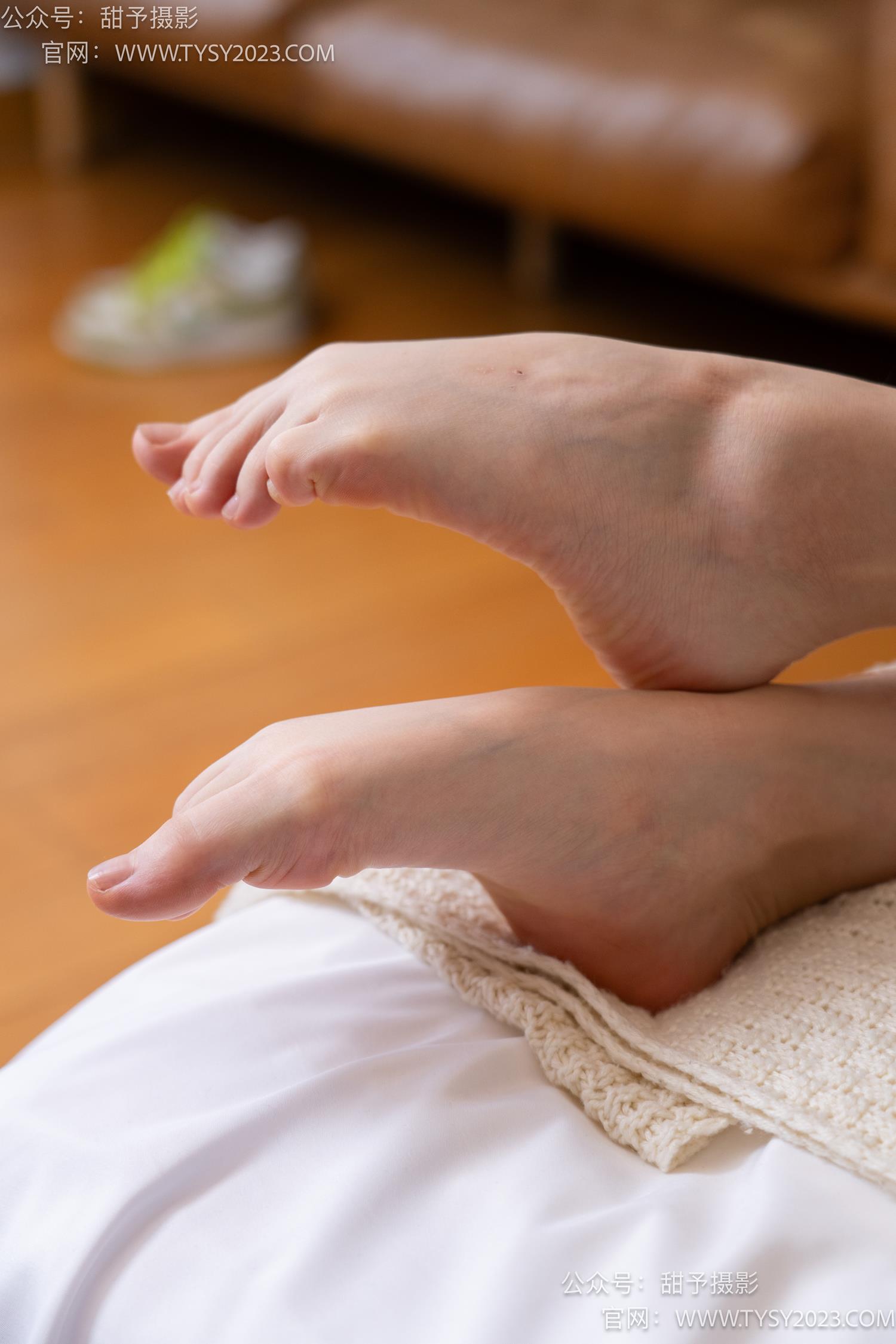 图片[98]-甜予摄影 NO.041 思思-板鞋、白棉袜、裸足[129P] – 速更版-美库