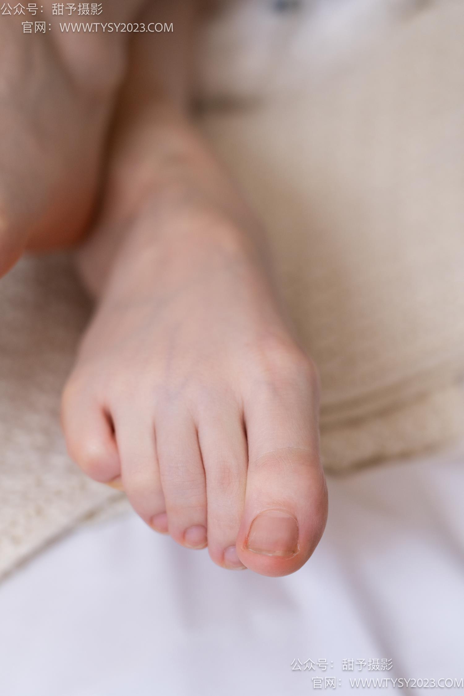 图片[103]-甜予摄影 NO.041 思思-板鞋、白棉袜、裸足[129P] – 速更版-美库