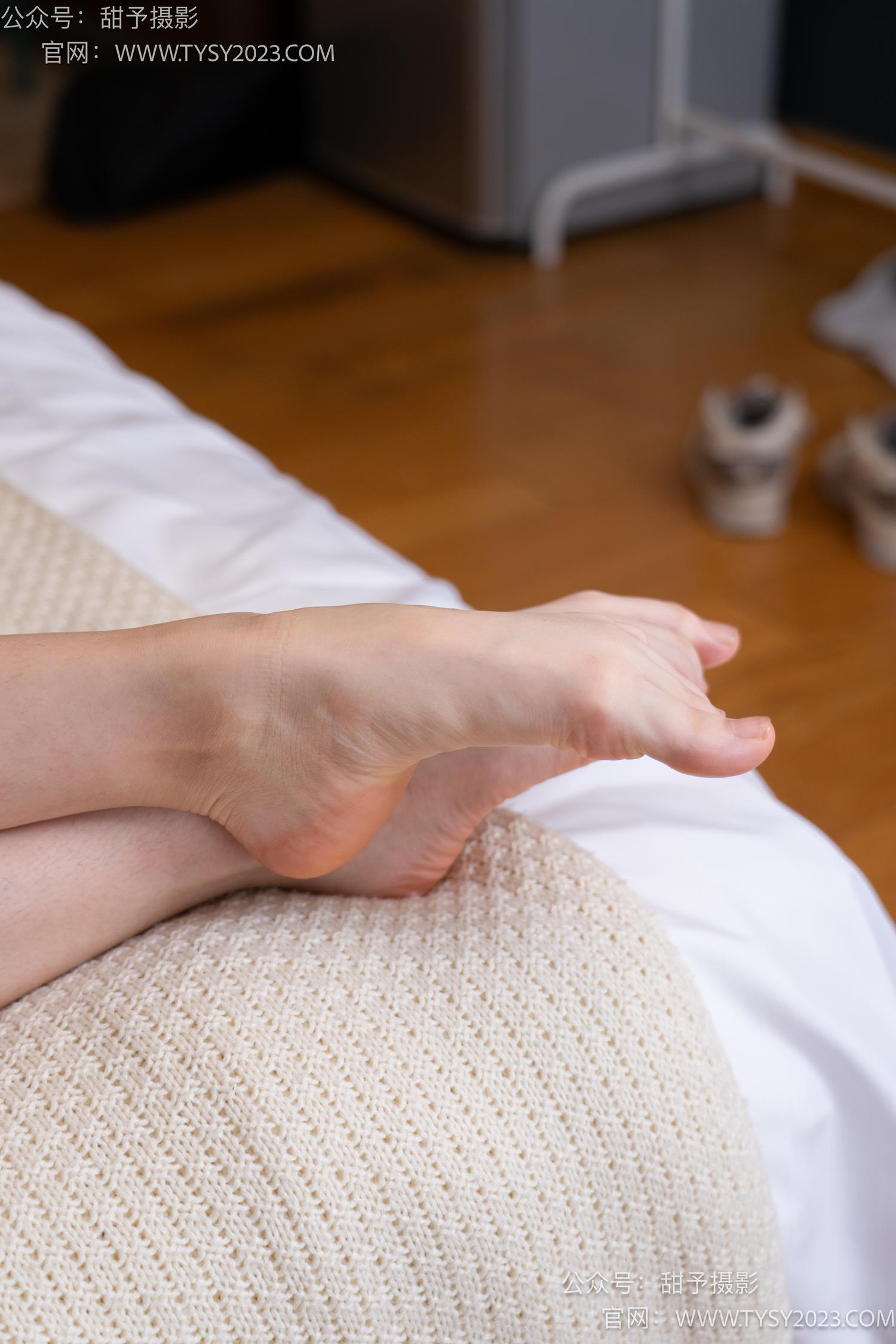 图片[104]-甜予摄影 NO.041 思思-板鞋、白棉袜、裸足[129P] – 速更版-美库