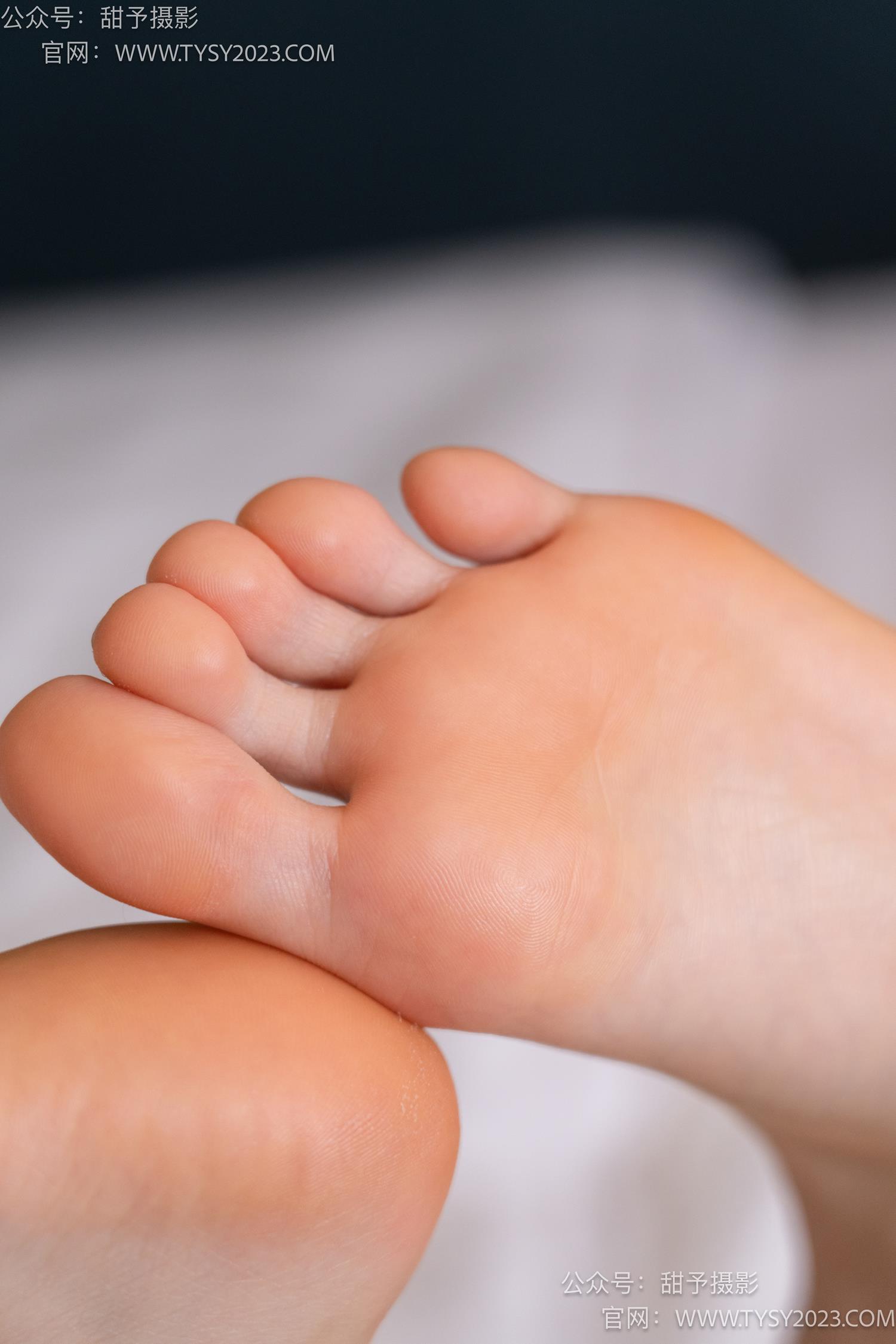 图片[112]-甜予摄影 NO.041 思思-板鞋、白棉袜、裸足[129P] – 速更版-美库