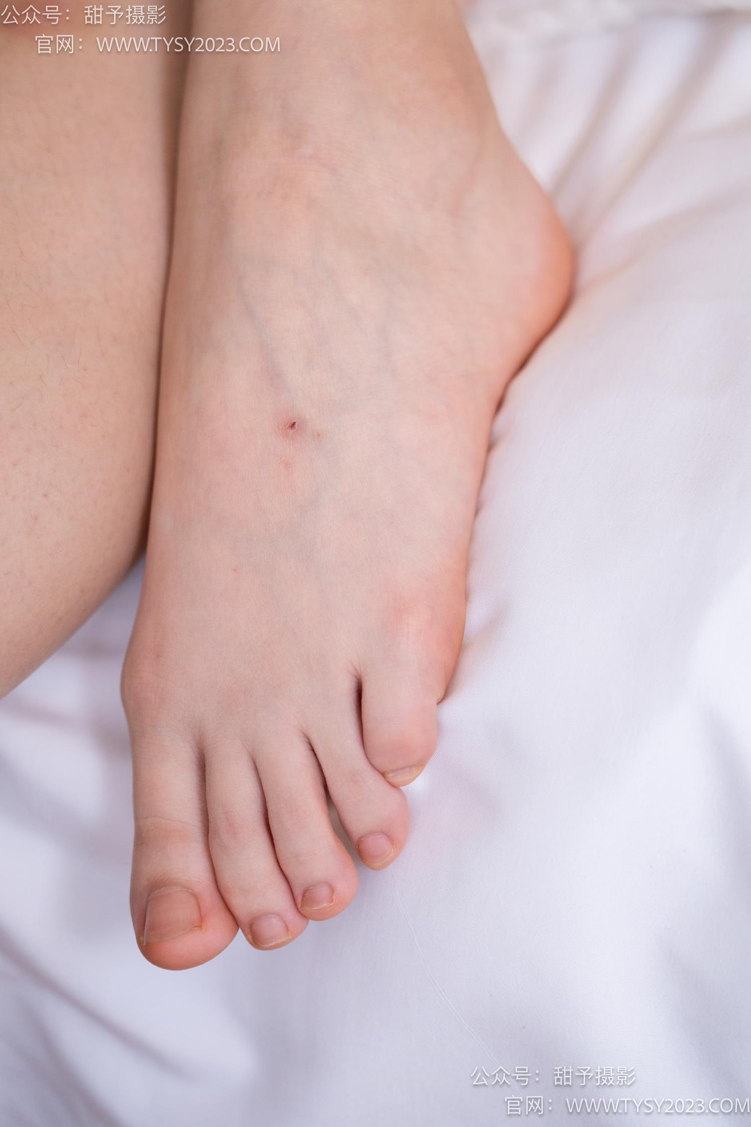 图片[122]-甜予摄影 NO.041 思思-板鞋、白棉袜、裸足[129P] – 速更版-美库