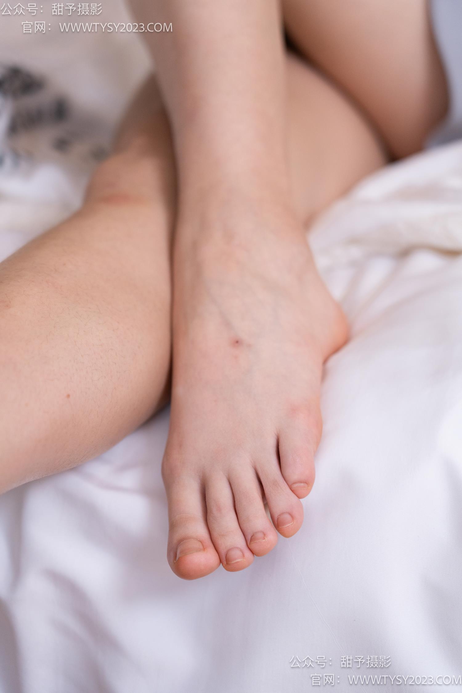 图片[126]-甜予摄影 NO.041 思思-板鞋、白棉袜、裸足[129P] – 速更版-美库