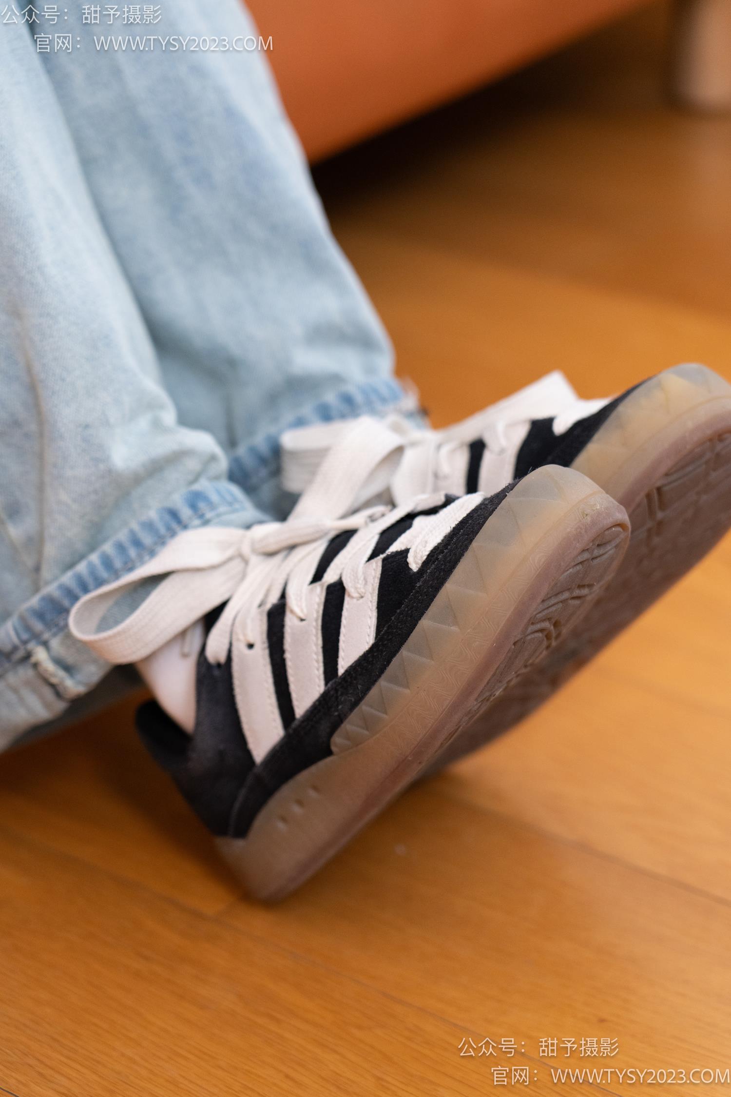 图片[16]-甜予摄影 NO.043 松松-帆布鞋、白棉袜、裸足[118P] – 速更版-美库