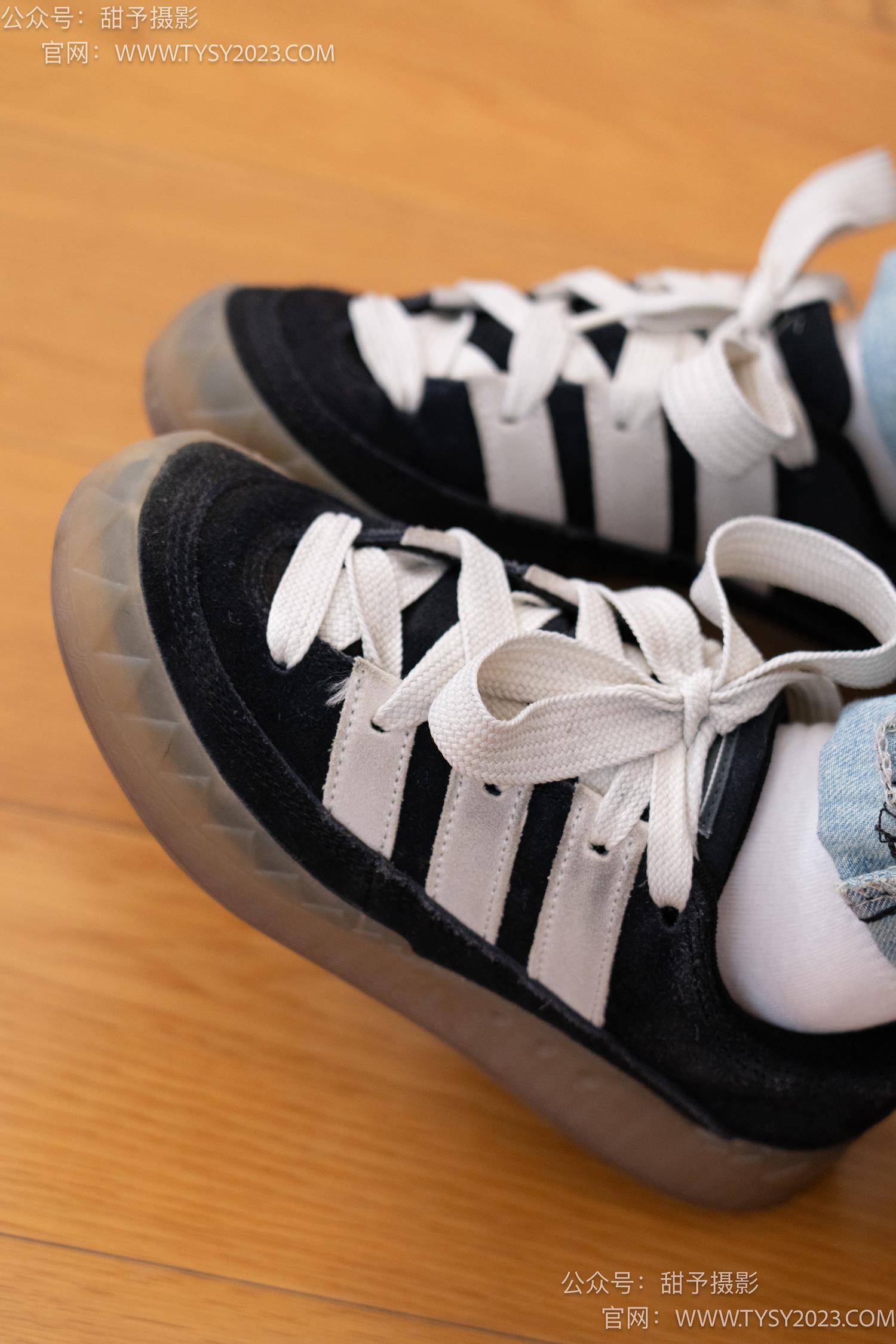 图片[18]-甜予摄影 NO.043 松松-帆布鞋、白棉袜、裸足[118P] – 速更版-美库