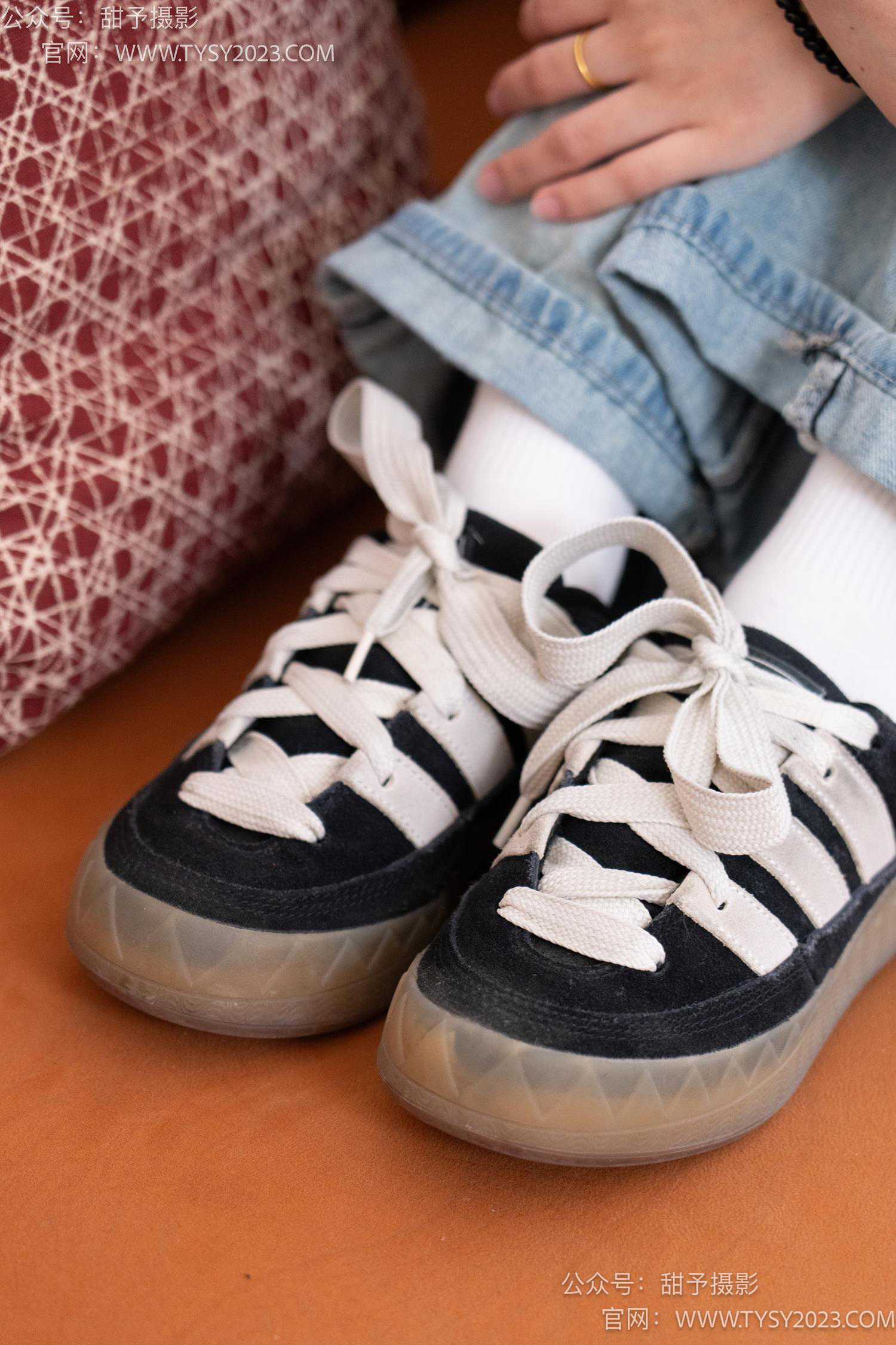 图片[27]-甜予摄影 NO.043 松松-帆布鞋、白棉袜、裸足[118P] – 速更版-美库