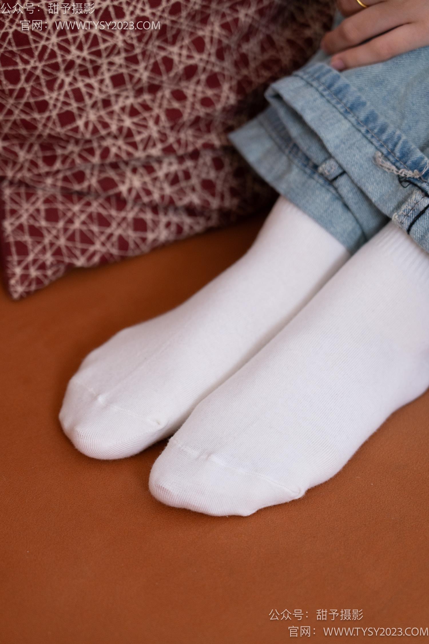 图片[41]-甜予摄影 NO.043 松松-帆布鞋、白棉袜、裸足[118P] – 速更版-美库