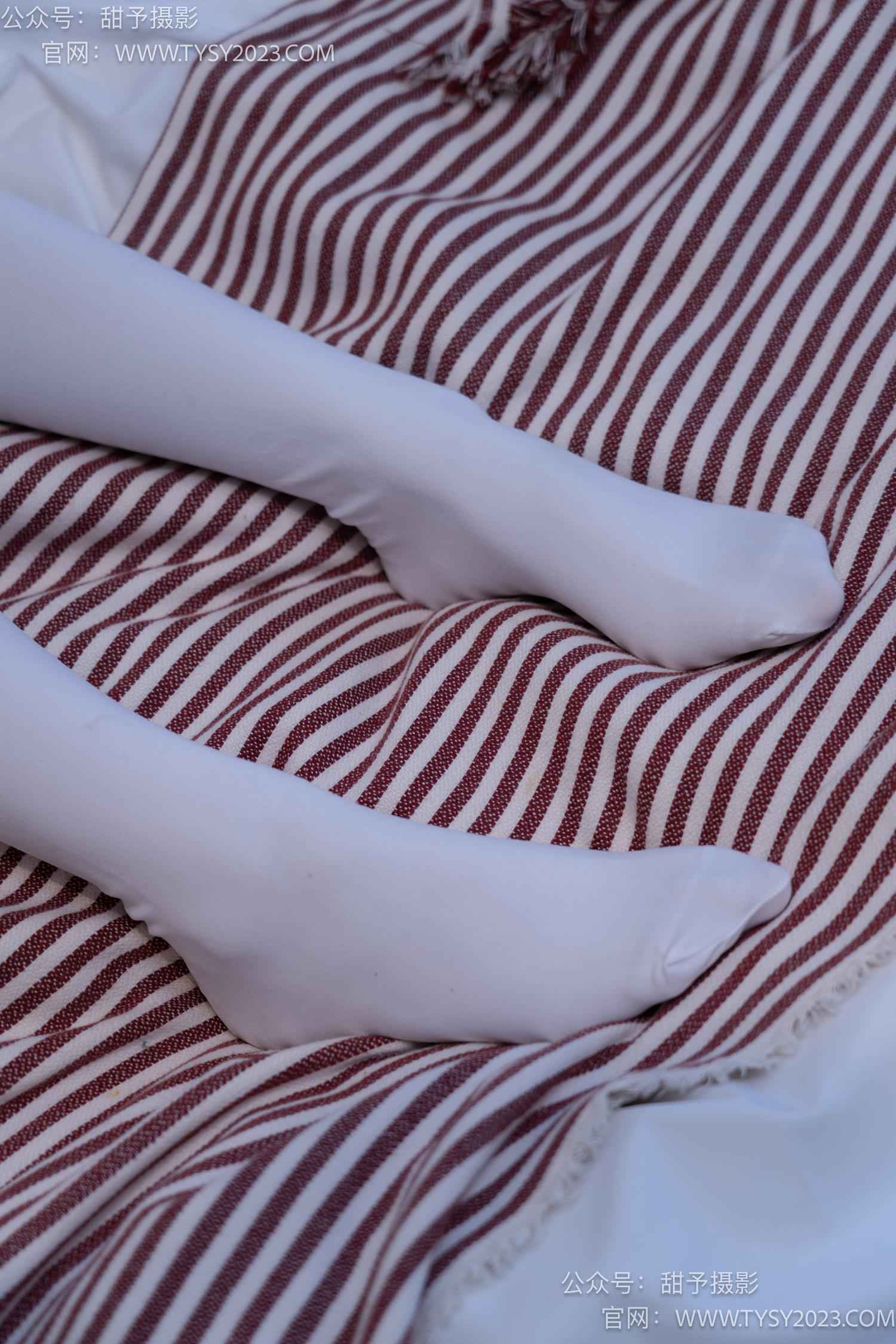 图片[69]-甜予摄影 NO.044 璇璇-修女服、高跟凉鞋、过膝白丝、小人国剧情[148P] – 速更版-美库