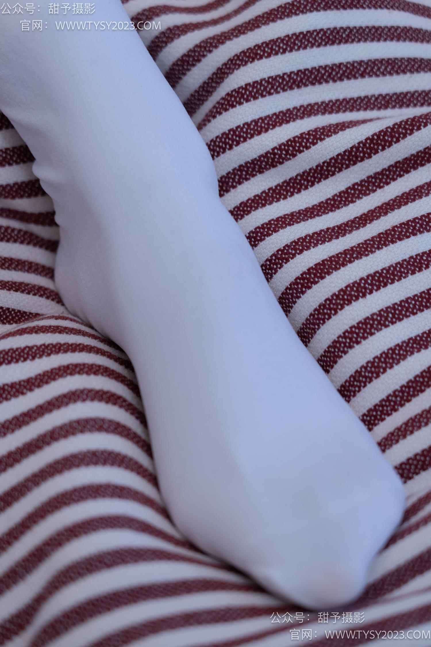 图片[70]-甜予摄影 NO.044 璇璇-修女服、高跟凉鞋、过膝白丝、小人国剧情[148P] – 速更版-美库