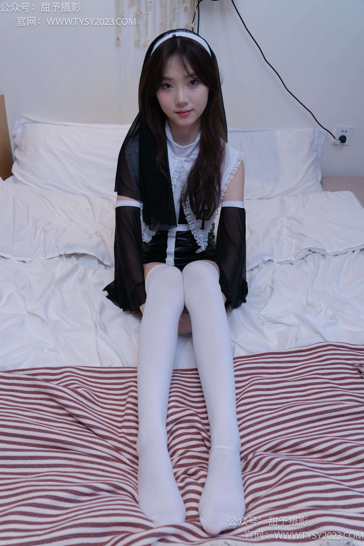 图片[79]-甜予摄影 NO.044 璇璇-修女服、高跟凉鞋、过膝白丝、小人国剧情[148P] – 速更版-美库