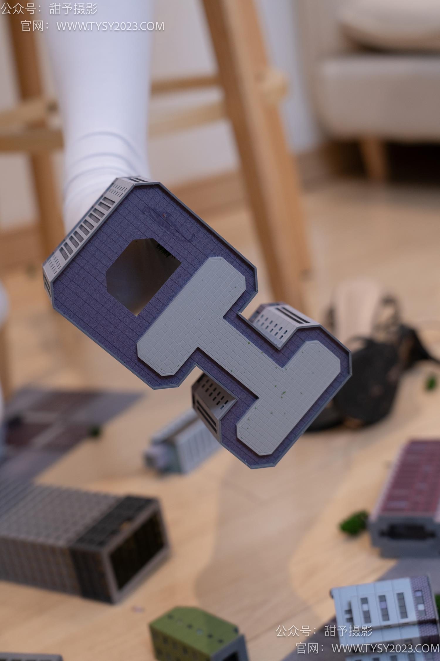 图片[91]-甜予摄影 NO.044 璇璇-修女服、高跟凉鞋、过膝白丝、小人国剧情[148P] – 速更版-美库