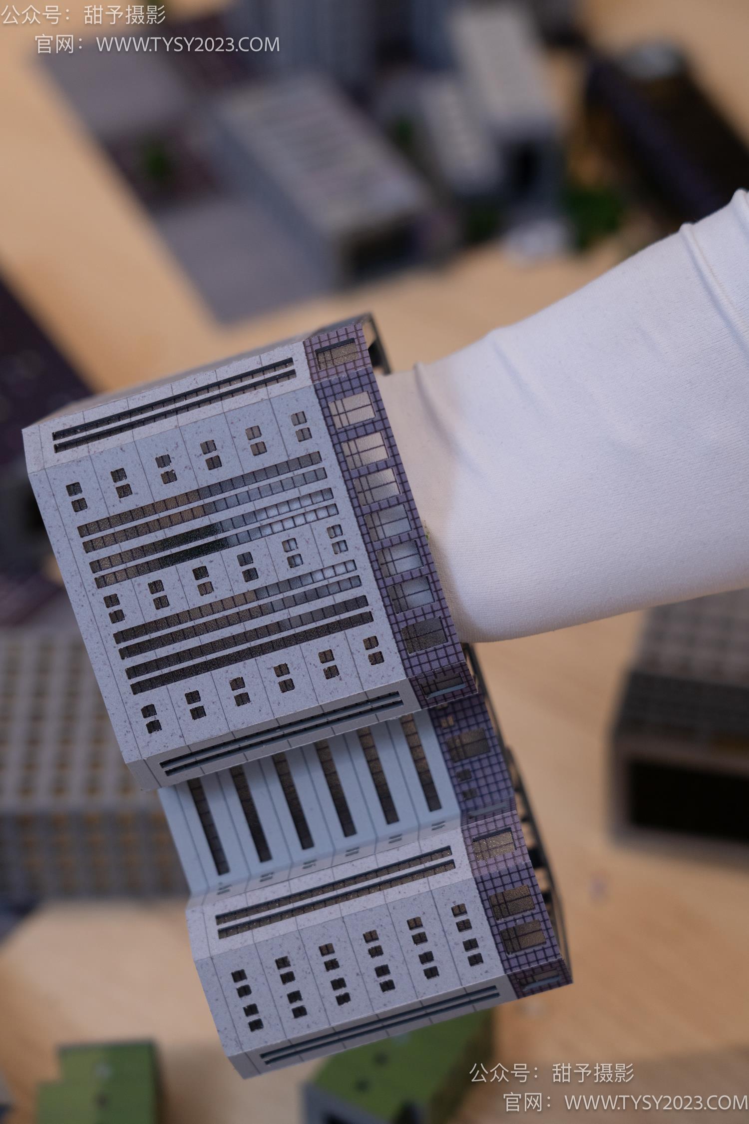 图片[92]-甜予摄影 NO.044 璇璇-修女服、高跟凉鞋、过膝白丝、小人国剧情[148P] – 速更版-美库