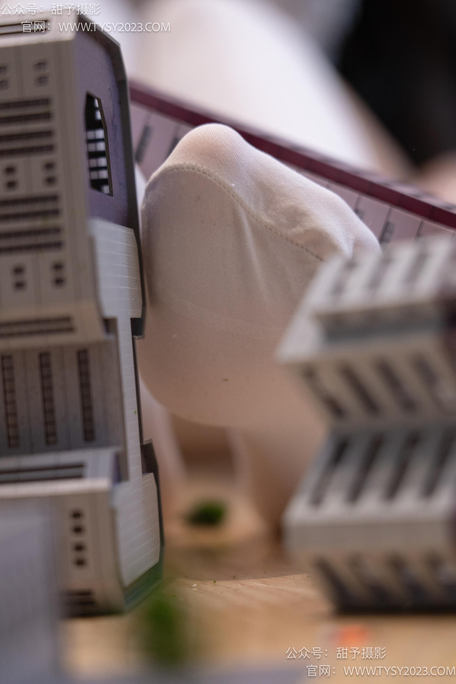 图片[122]-甜予摄影 NO.044 璇璇-修女服、高跟凉鞋、过膝白丝、小人国剧情[148P] – 速更版-美库