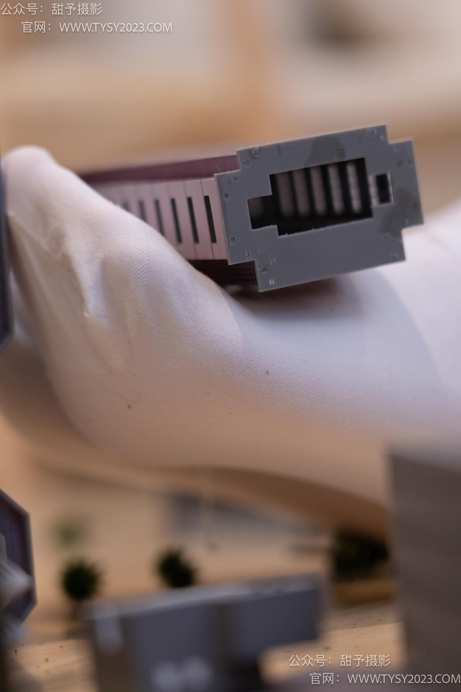 图片[121]-甜予摄影 NO.044 璇璇-修女服、高跟凉鞋、过膝白丝、小人国剧情[148P] – 速更版-美库