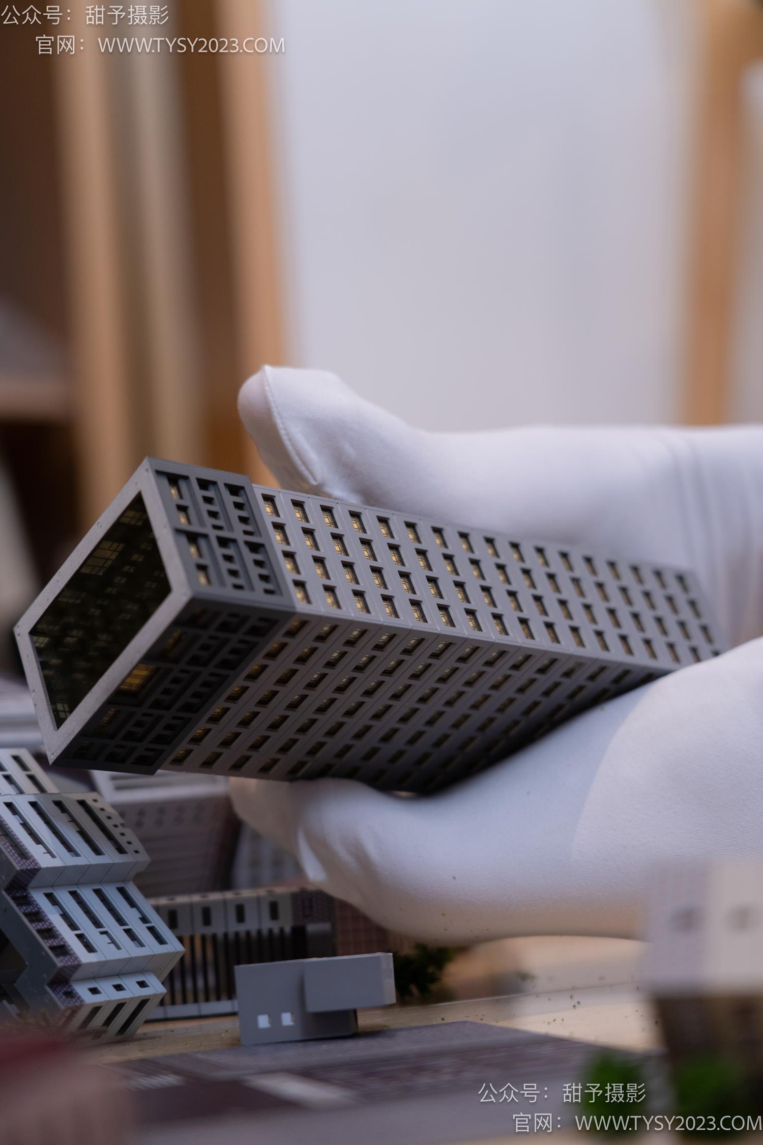 图片[131]-甜予摄影 NO.044 璇璇-修女服、高跟凉鞋、过膝白丝、小人国剧情[148P] – 速更版-美库