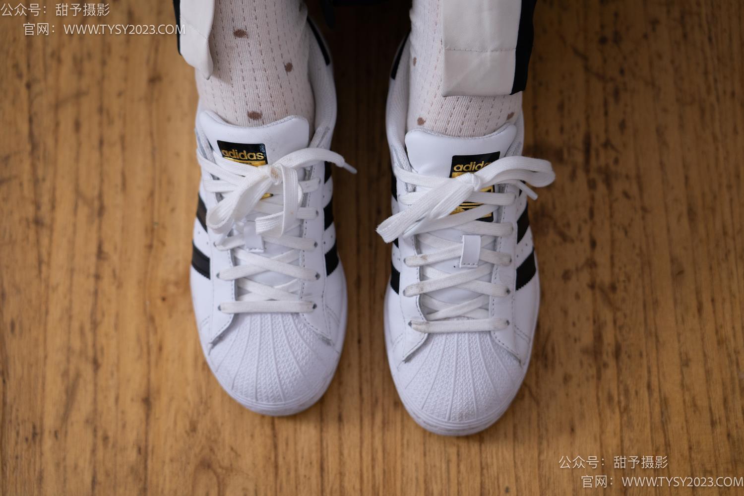 图片[10]-甜予摄影 NO.046 双双-板鞋、白棉袜、裸足[129P] – 速更版-美库