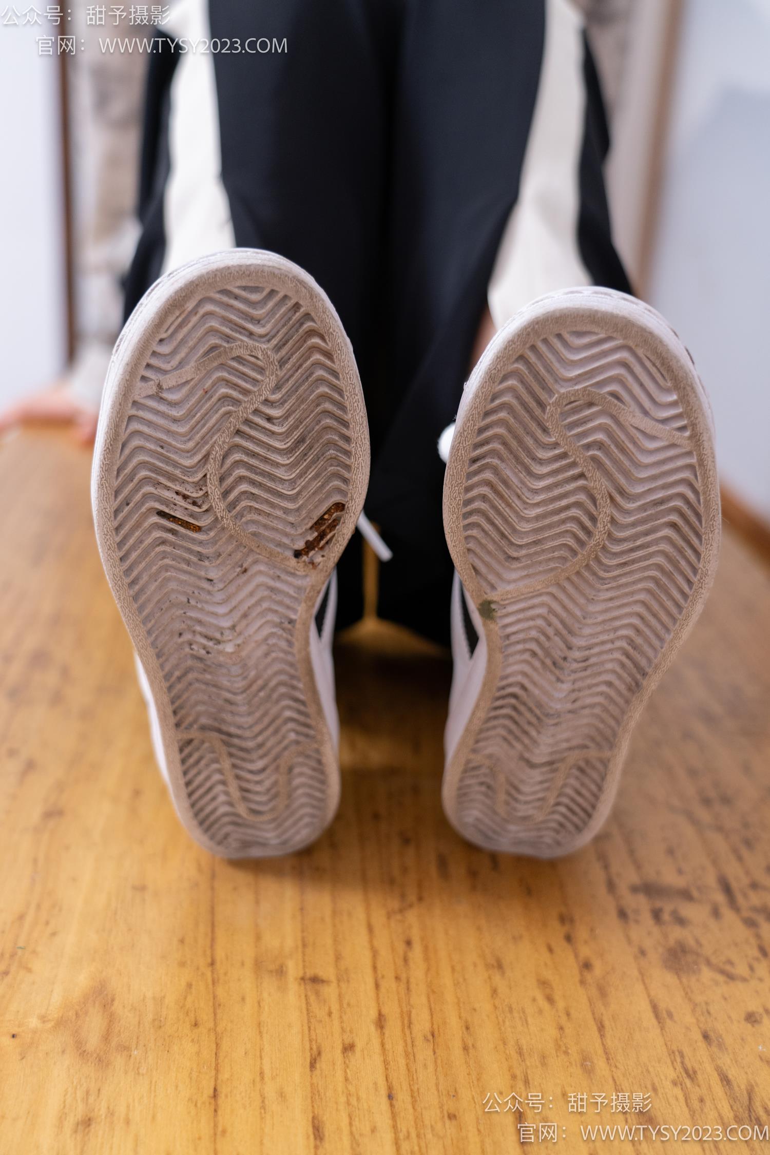 图片[11]-甜予摄影 NO.046 双双-板鞋、白棉袜、裸足[129P] – 速更版-美库