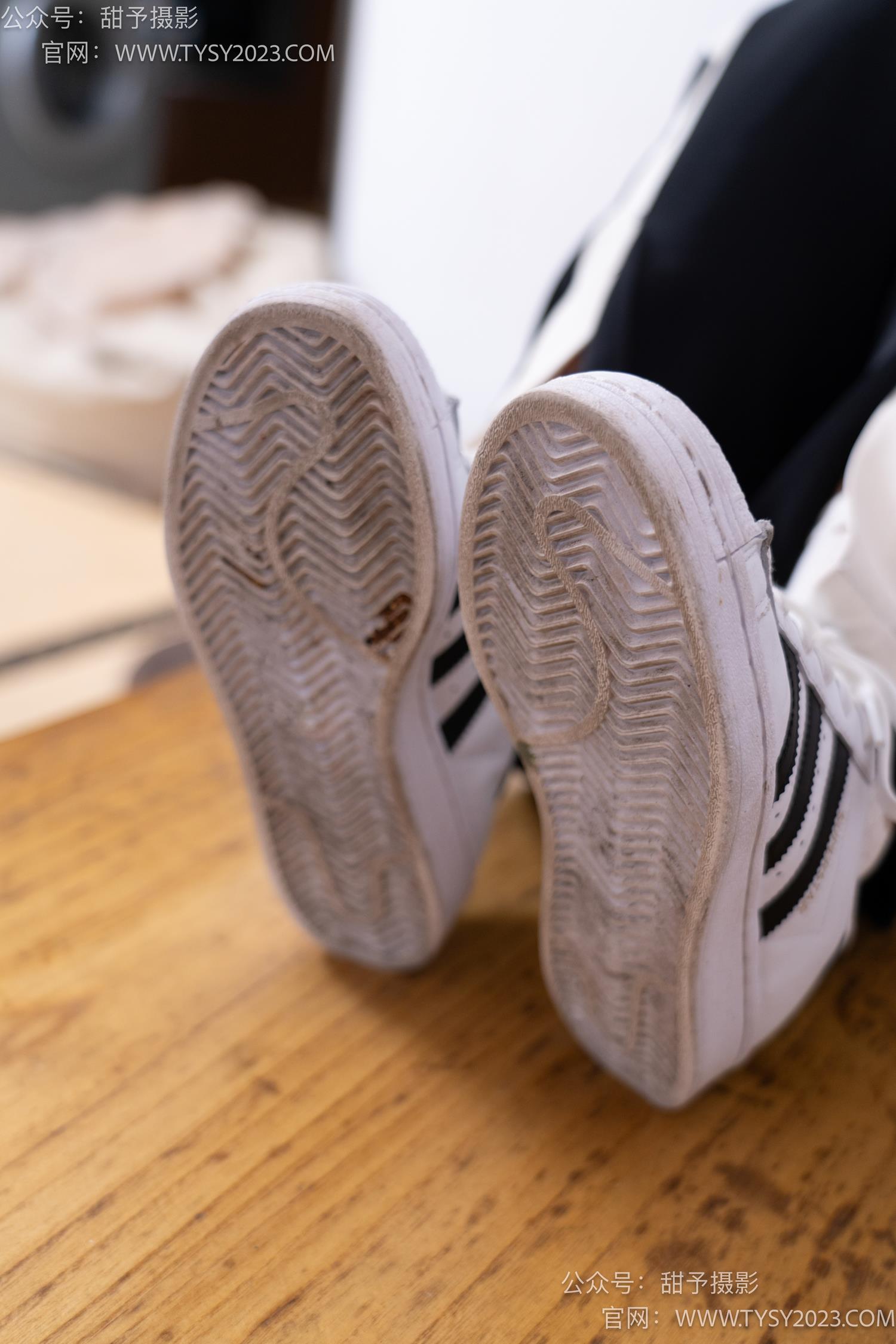 图片[12]-甜予摄影 NO.046 双双-板鞋、白棉袜、裸足[129P] – 速更版-美库